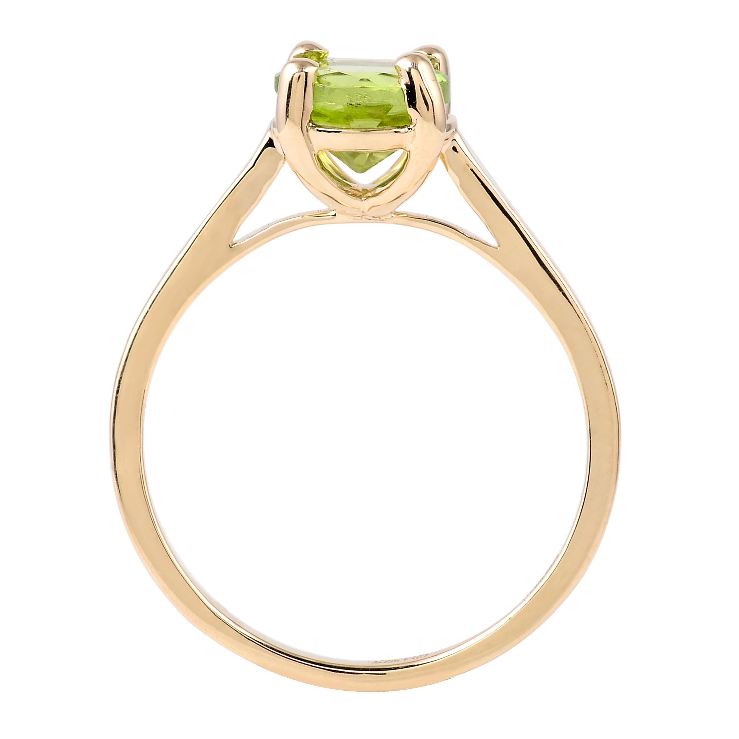 Chic 14K 1.09ct Peridot Solitaire Cocktail Ring, Size 7 - Statement Jewelry For Sale 1