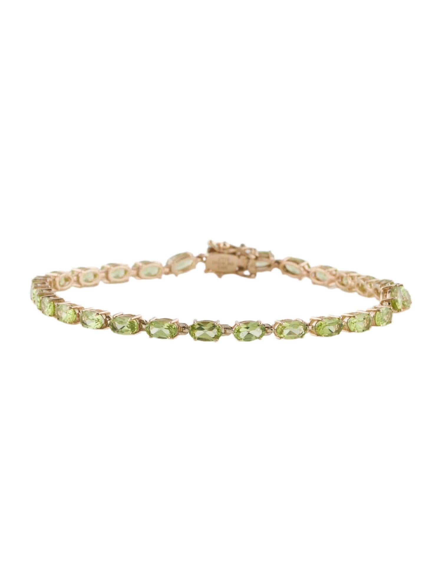 14K Peridot Link Bracelet - Vibrant Gemstone Elegance, Timeless Luxury Design In New Condition For Sale In Holtsville, NY