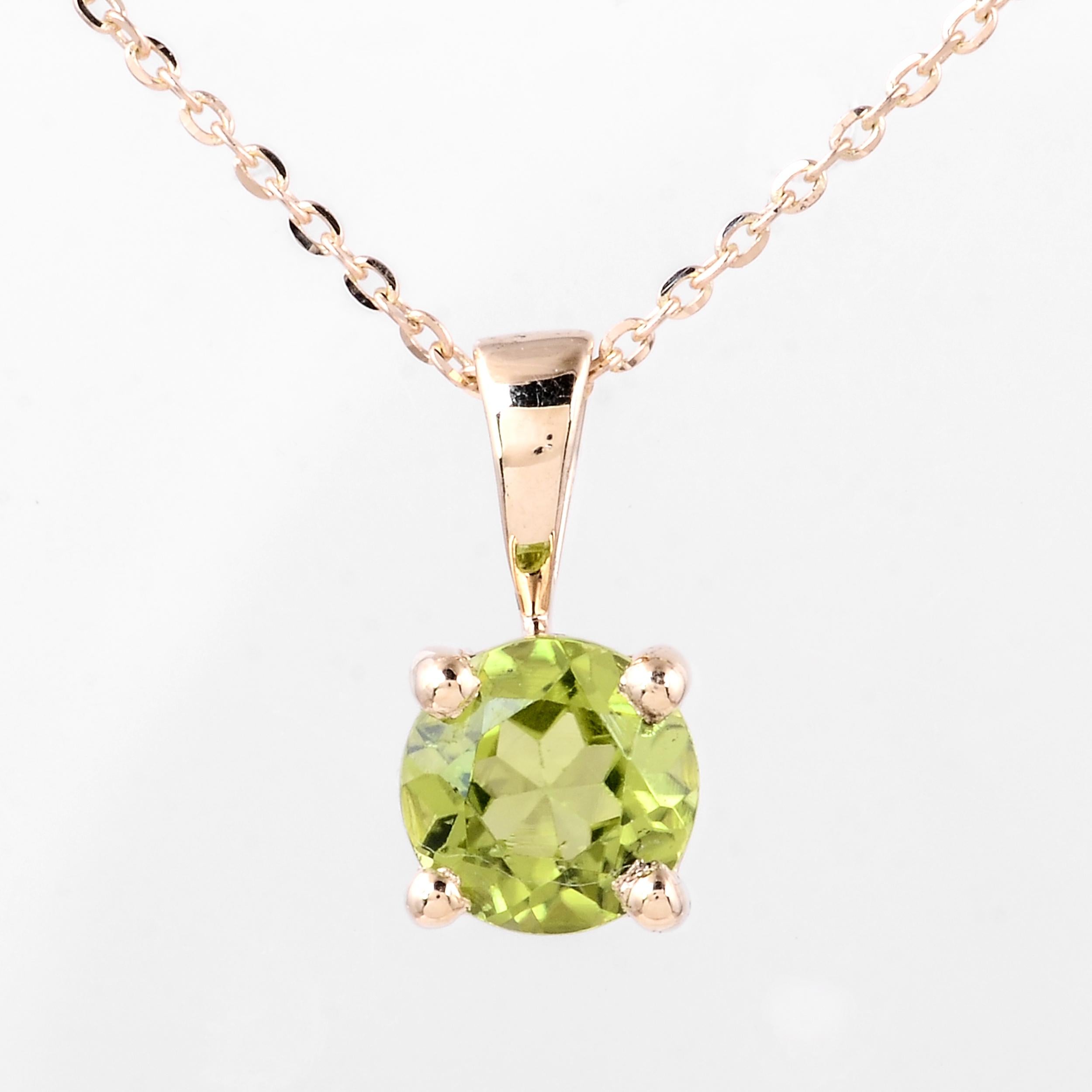 Brilliant Cut Luxury 14K Peridot Pendant Necklace - Exquisite Jewelry for Timeless Elegance For Sale