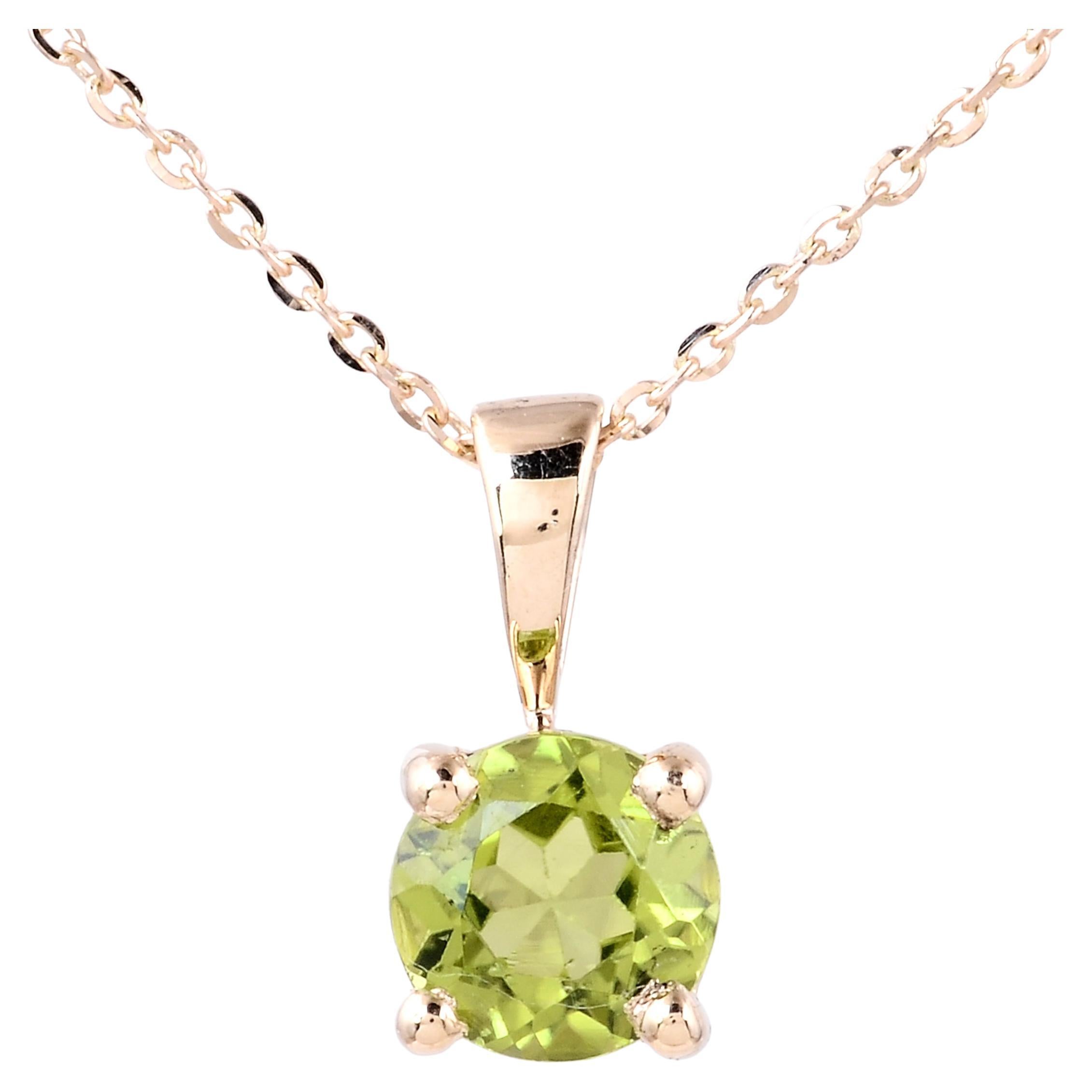 Luxury 14K Peridot Pendant Necklace - Exquisite Jewelry for Timeless Elegance For Sale