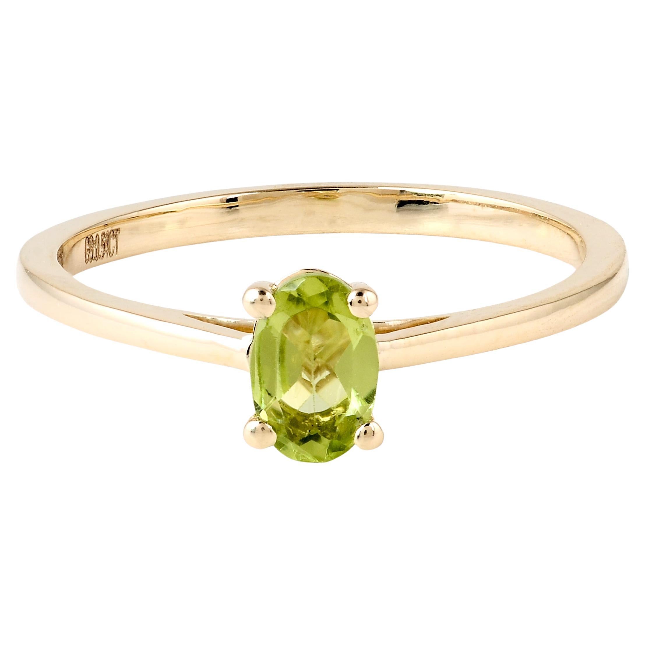 Chic 14K Peridot Cocktail Ring, Size 6.75 - Luxurious Statement Jewelry Piece For Sale