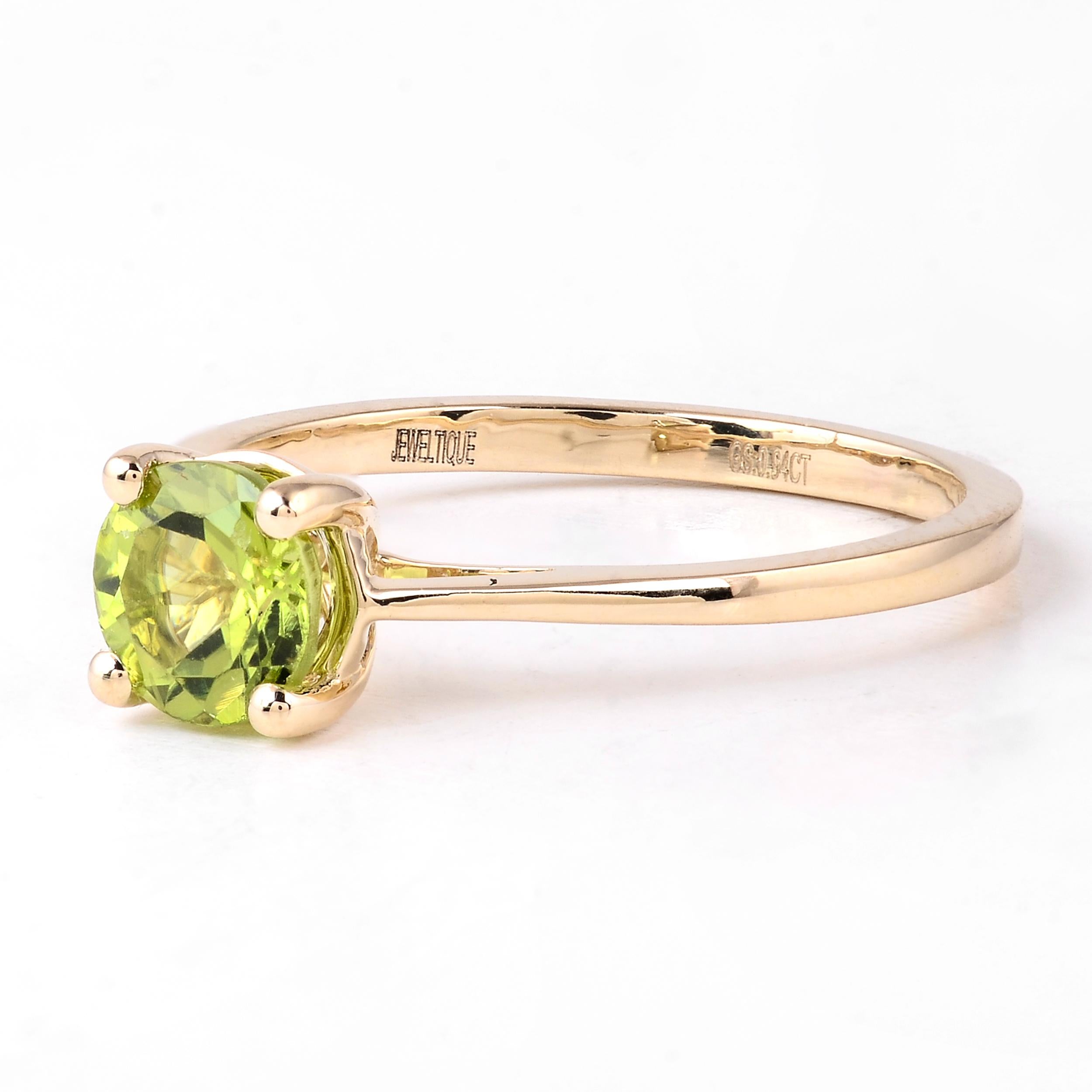 Women's Elegant 14K Peridot Cocktail Ring, Size 7 - Stunning Statement Jewelry Piece For Sale