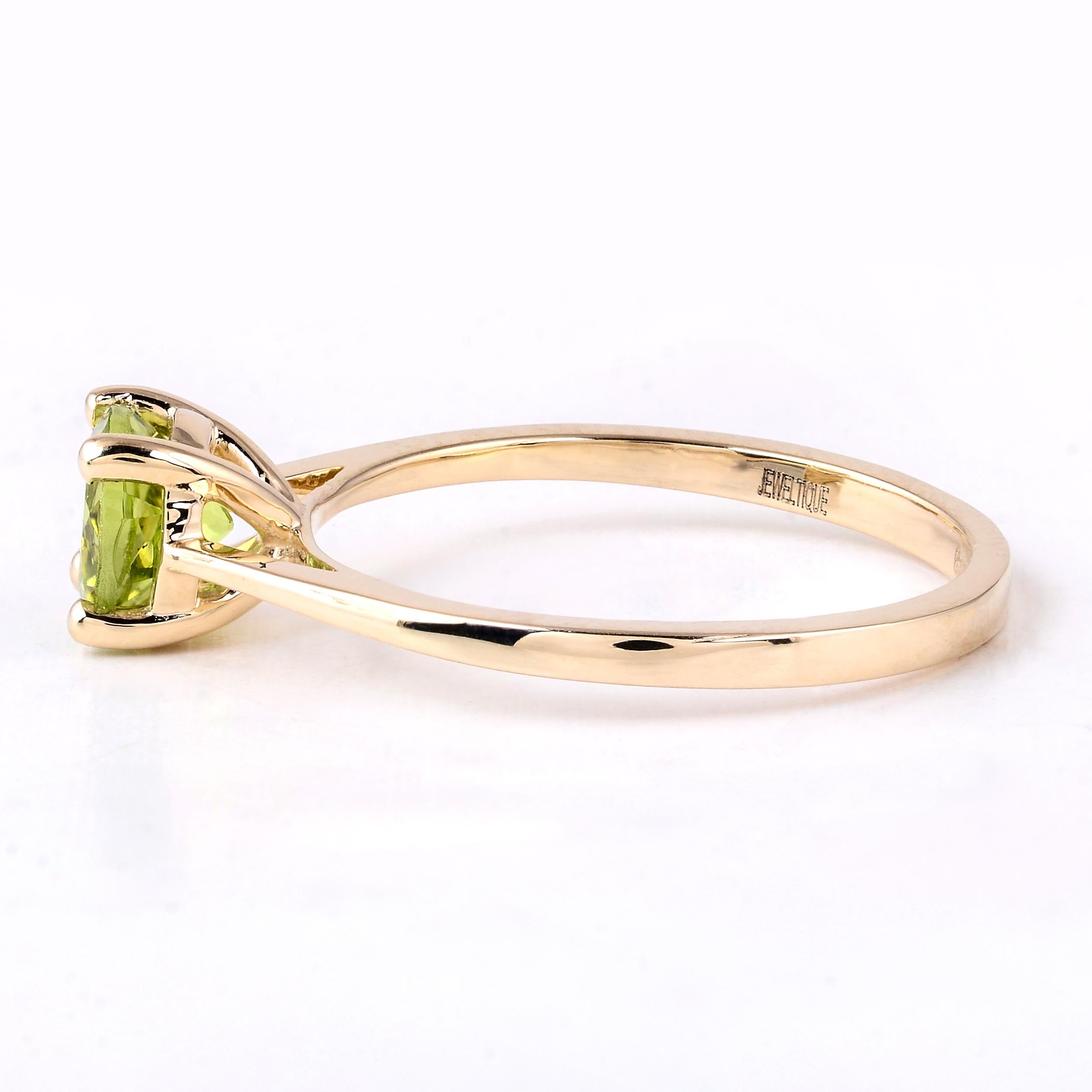 Elegant 14K Peridot Cocktail Ring, Size 7 - Stunning Statement Jewelry Piece For Sale 1