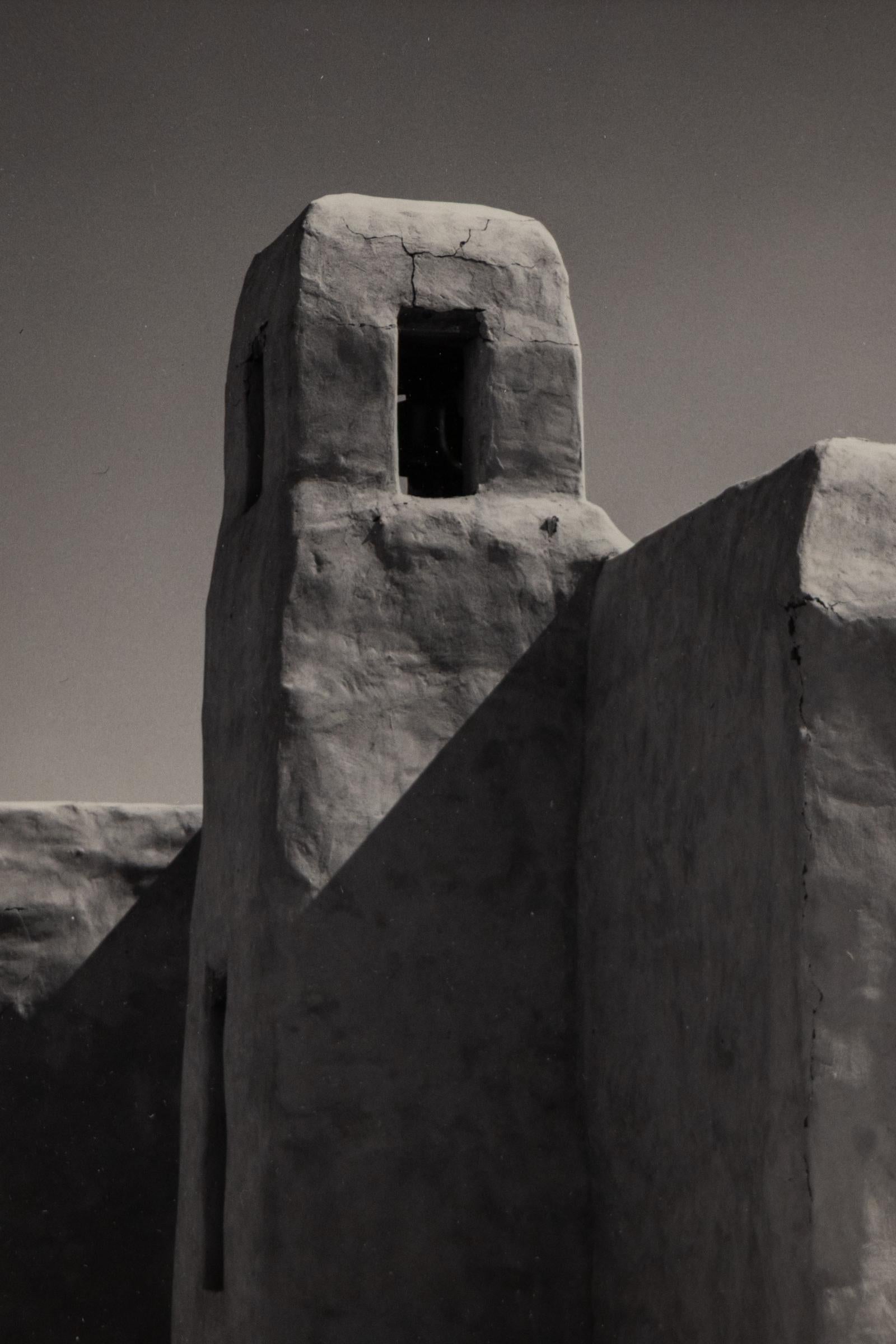 Harold E. Malde Vintage Schwarz-Weiß-Fotografie der Southwestern Adobe Church im Angebot 3