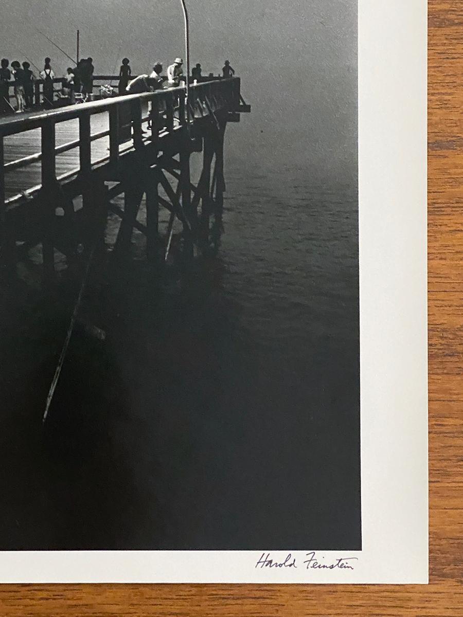 Pesca nocturna desde el muelle, Coney Island en venta 1