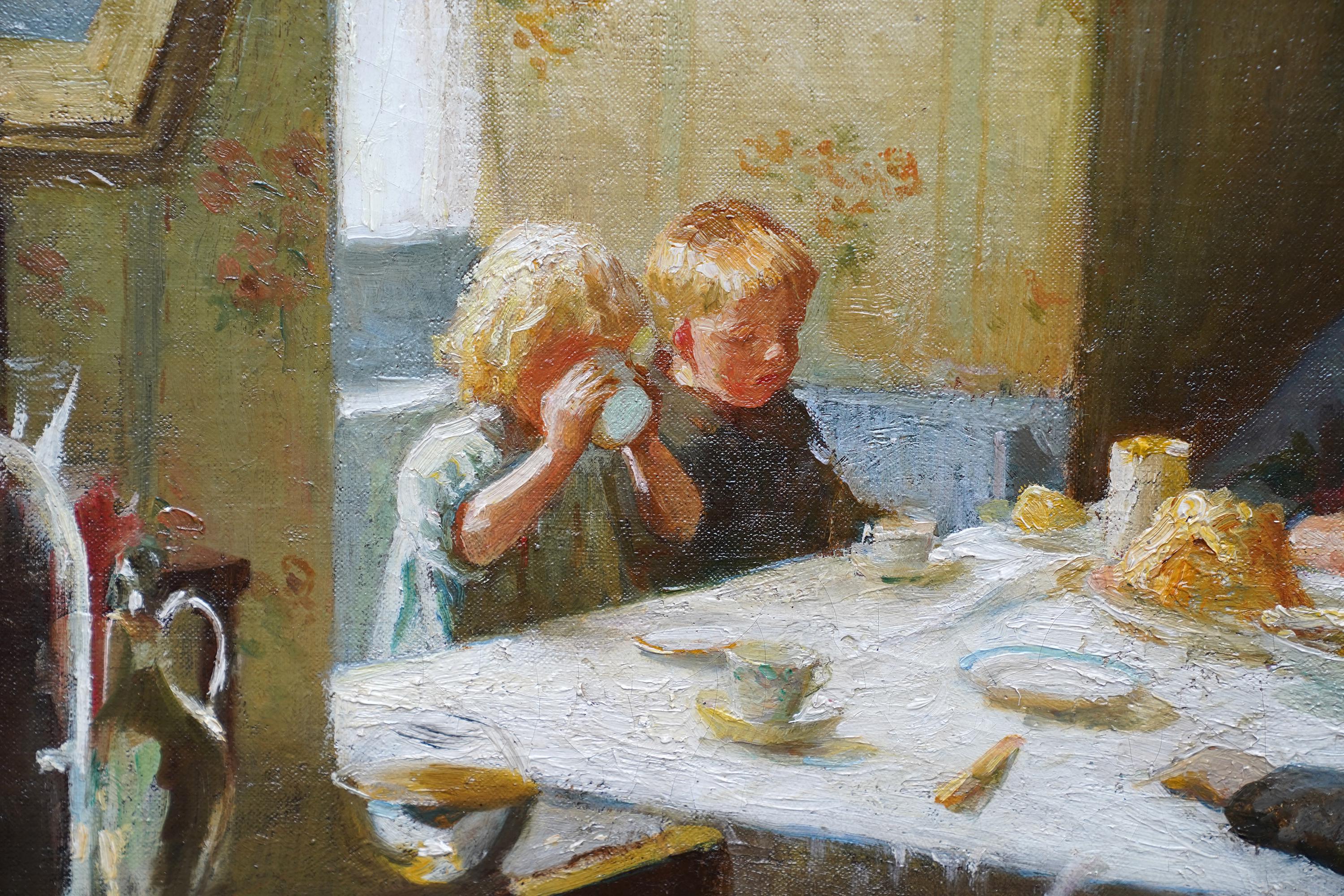 Famiglia della Cornovaglia in un interno - pittura ad olio della Scuola di Newlyn del 1912 - Interior Painting Marrone di Harold Harvey