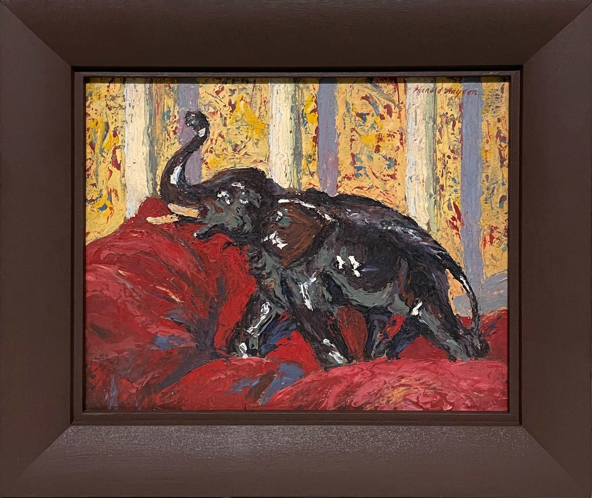 Ein charmantes, farbenfrohes und schrulliges Stillleben aus der Jahrhundertmitte der 1940er Jahre, "Elefant und rotes Kissen" des bekannten Chicagoer Künstlers Harold Haydon  Größe des Kunstwerks:  8 1/2 x 10 1/2 Zoll;  Gerahmte Größe:  11 1/2 x 13