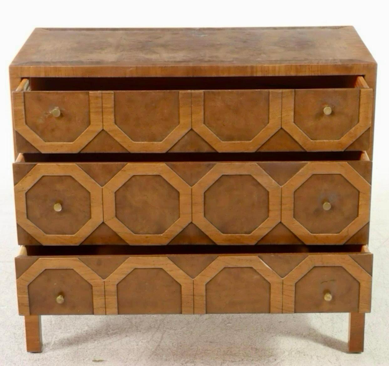 Harold Schwartz für Romweber: Kommode mit drei Schubladen aus Acacia- und Nussbaumholz (amerikanisch) im Angebot