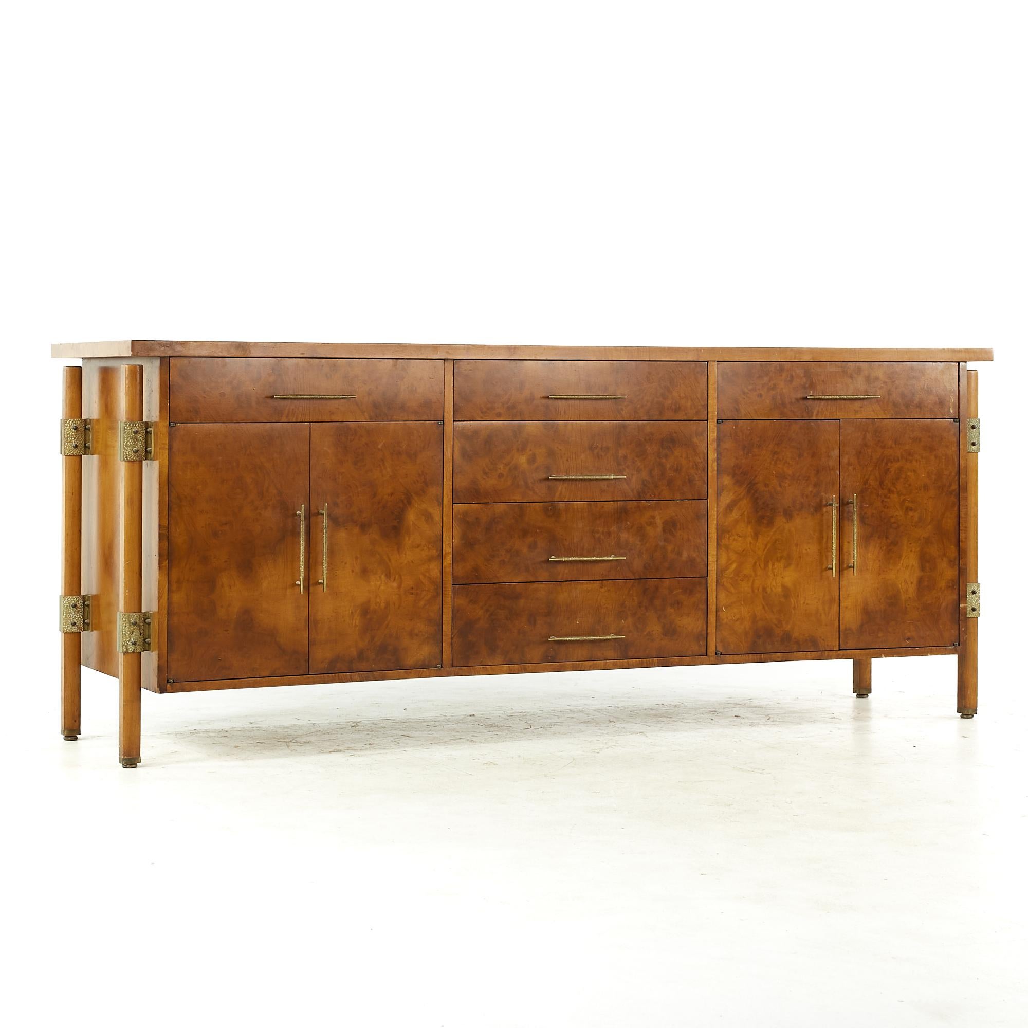 Harold Schwartz for Romweber Midcentury Burlwood and Brass Buffet and Hutch In Good Condition For Sale In Countryside, IL