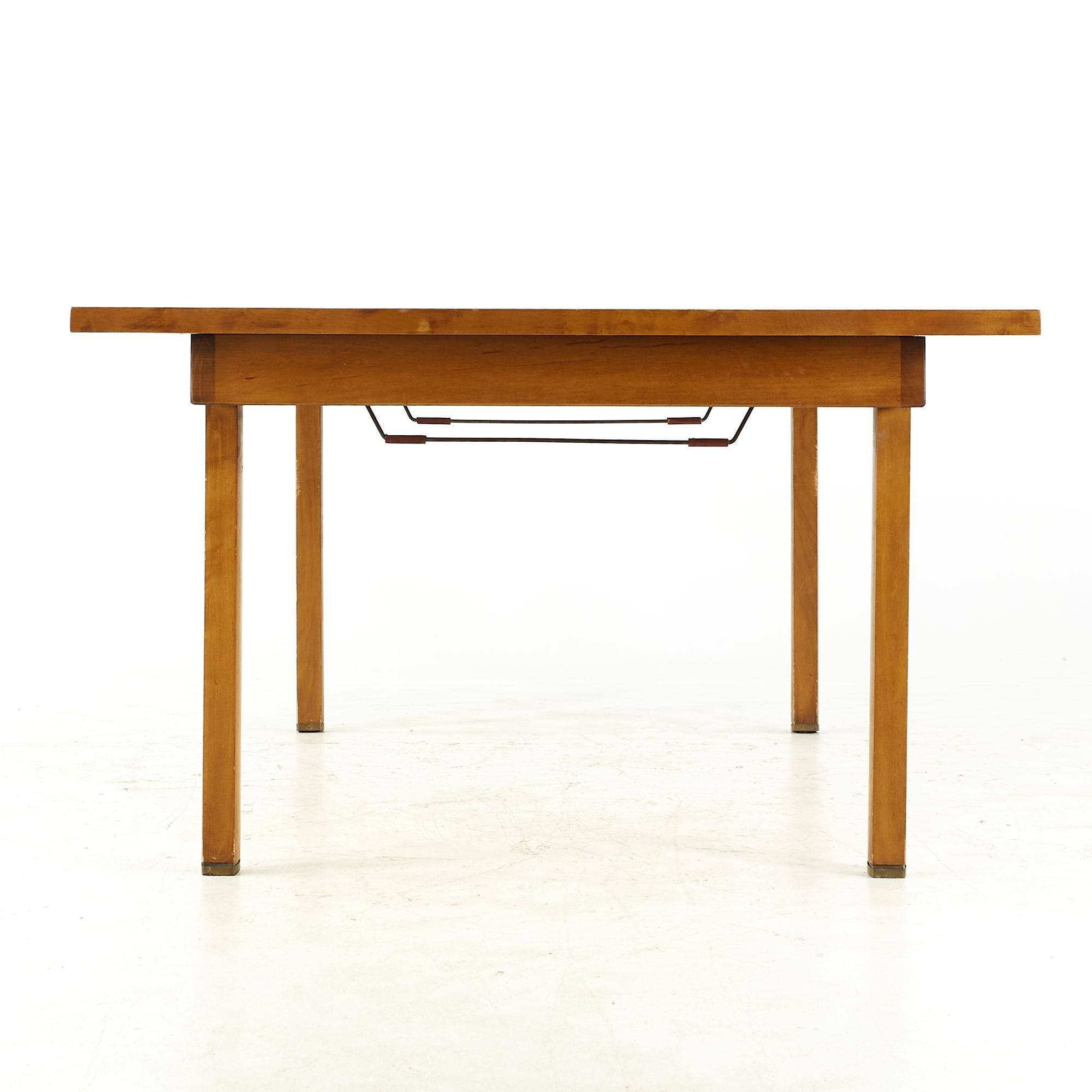 Harold Schwartz for Romweber Midcentury Hourglass Burlwood Dining Table In Good Condition For Sale In Countryside, IL