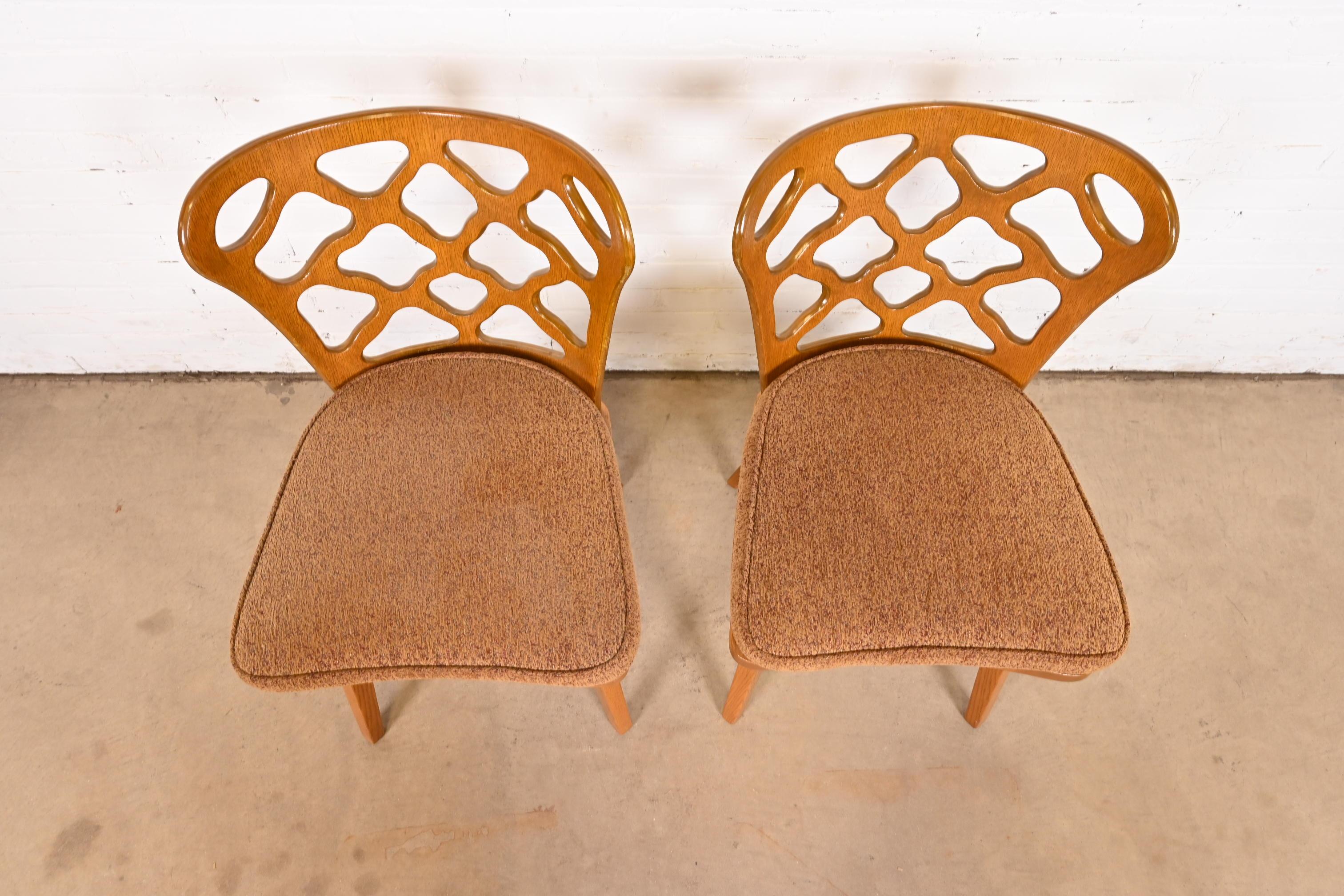 Harold Schwartz for Romweber Mid-Century Modern Sculpted Oak Side Chairs, Pair For Sale 3