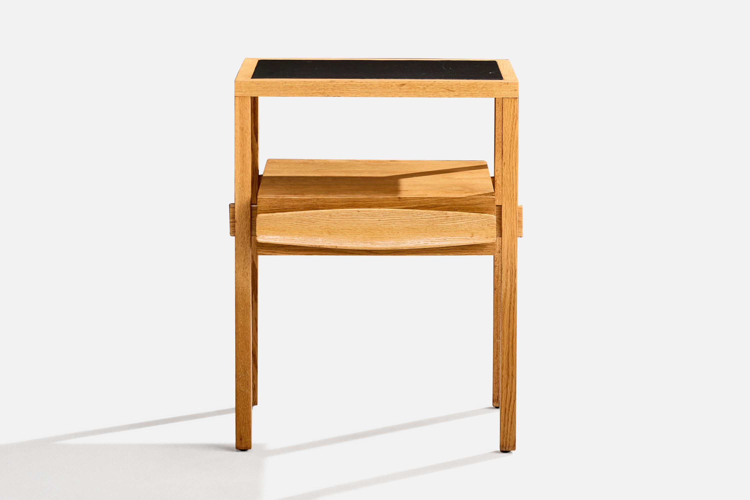 Harold Schwartz, Nightstands, Oak, Leather, USA, 1950s In Good Condition In High Point, NC