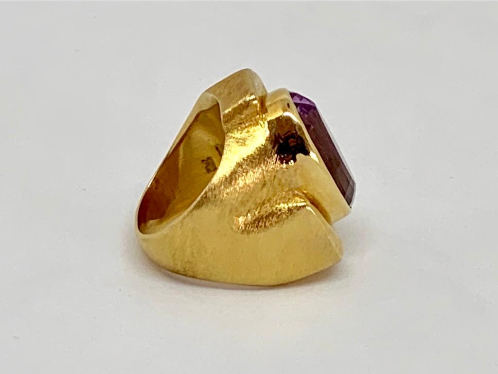 Oval Cut Haroldo Burle Marx 18 Karat Gold Kunzite Ring For Sale