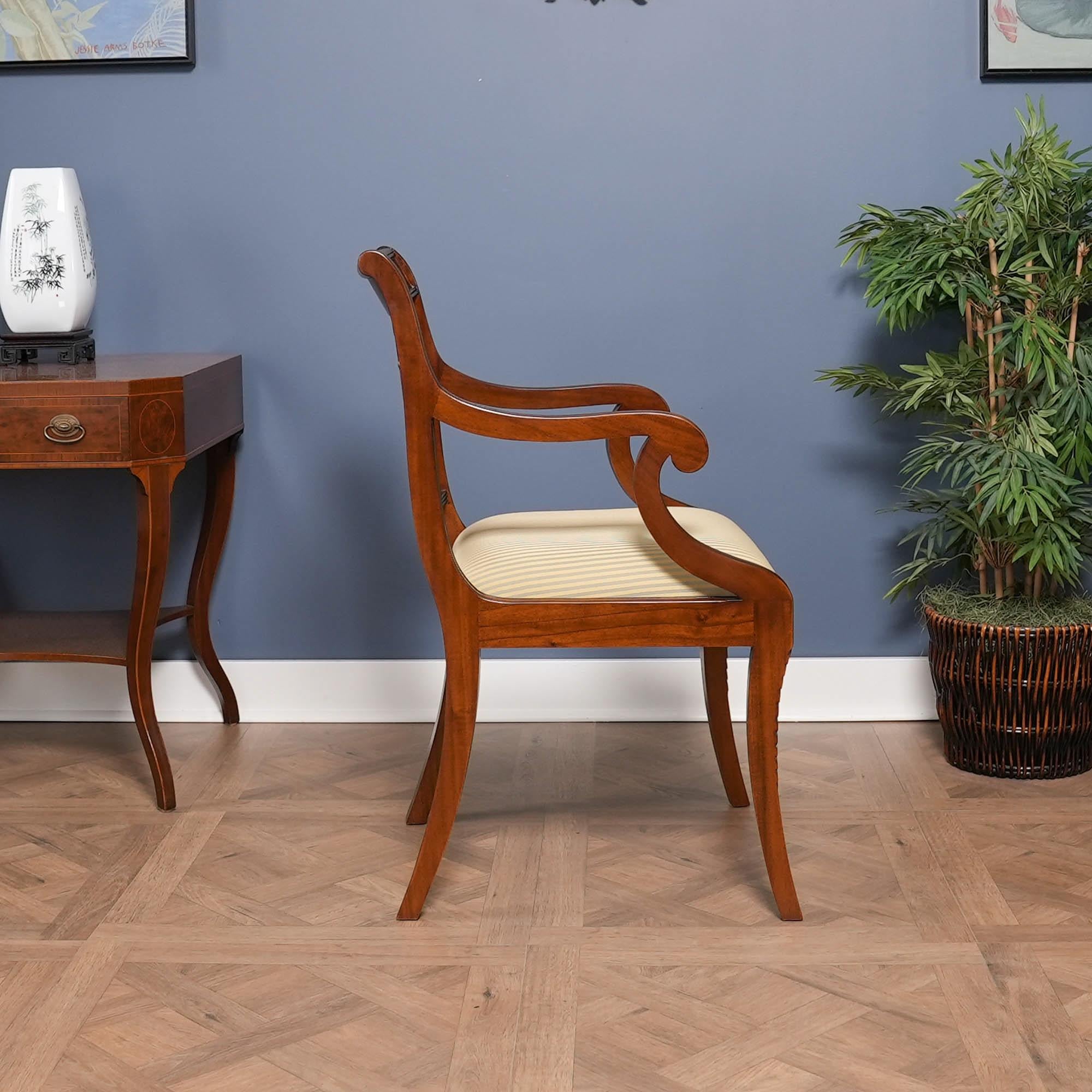 Chippendale Sedie con schienale ad arpa, set di 10 in vendita