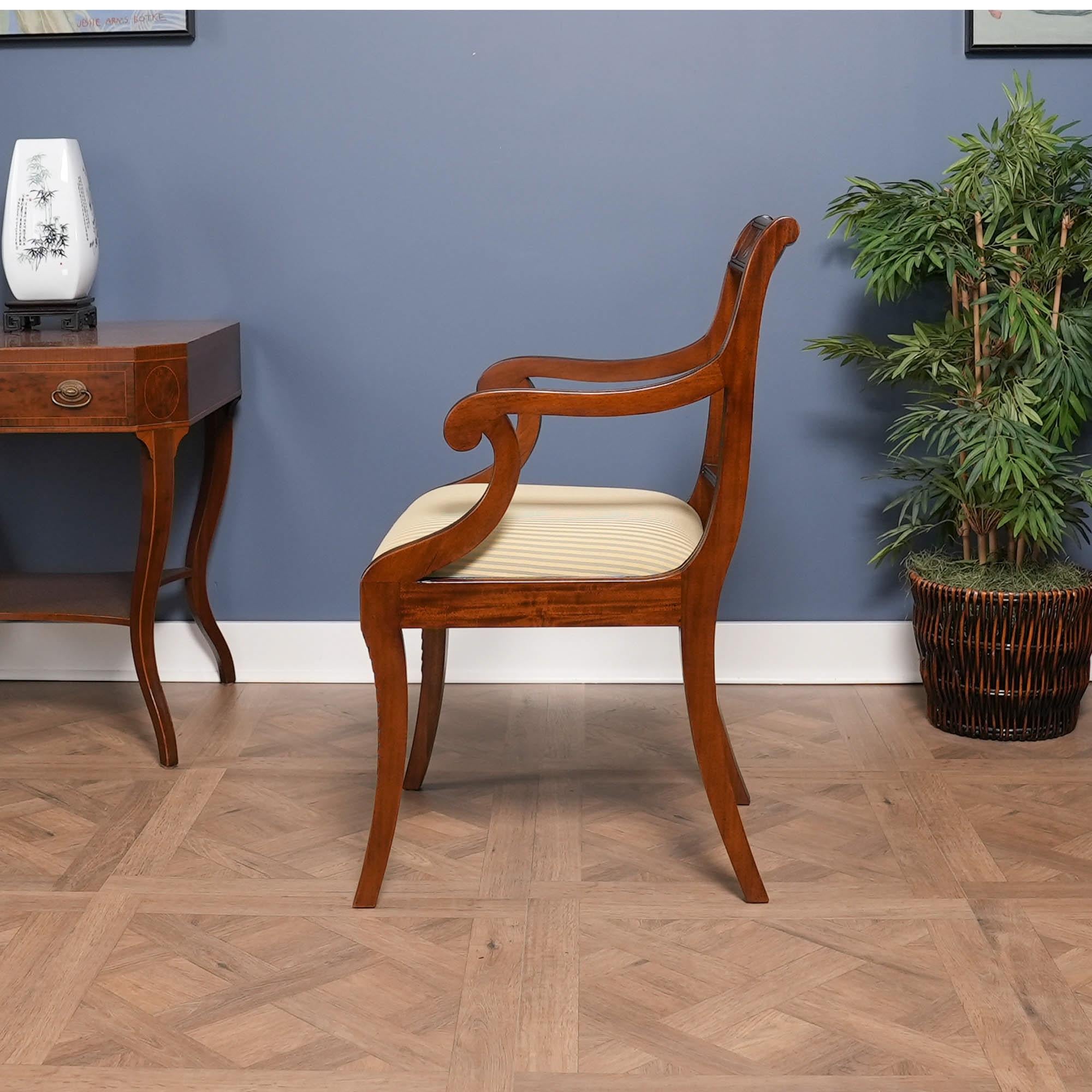 XXI secolo e contemporaneo Sedie con schienale ad arpa, set di 10 in vendita