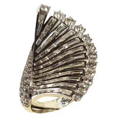 Harp Musical 18 Karat White Gold Ring with Symphony of Diamonds