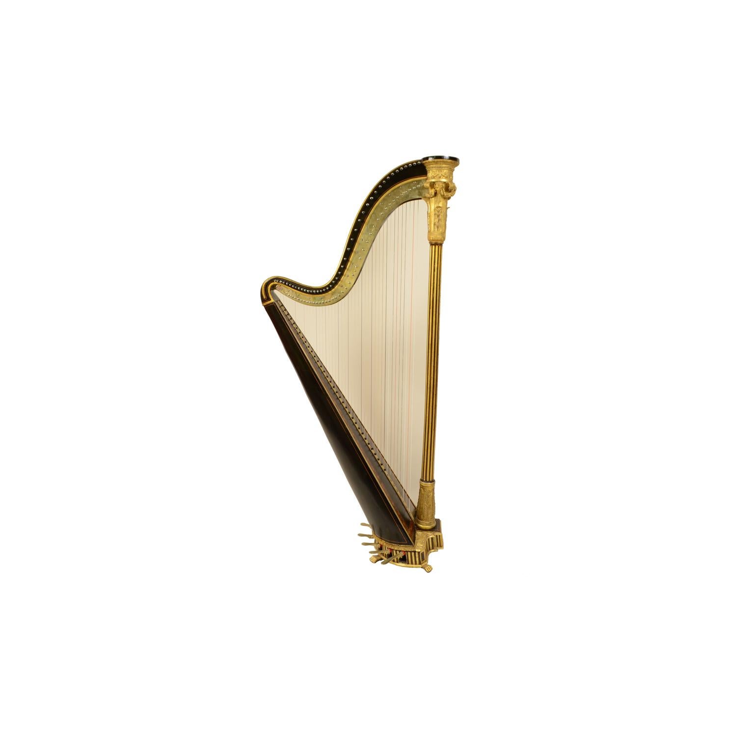 Harp signed by Sebastian Erard's Patent Harp N. 881 N. 18 Great Marlborough Street London datable between 1808 and 1809.
Erard (Strasbourg, 5th April 1752-Passy, 5th August 1831) was a French musical instrument maker. He specialized in the