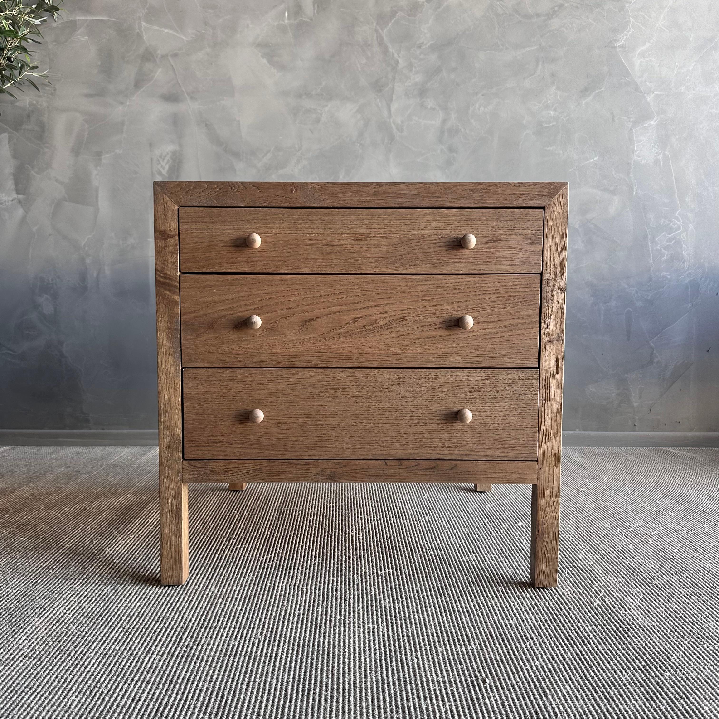 The Harper 3 drawer nightstand in white oak  is the perfect choice for those looking to add a contemporary flair to their bedroom. The natural finish of the white oak wood brings a sense of warmth and sophistication to any space.
The 3-drawer