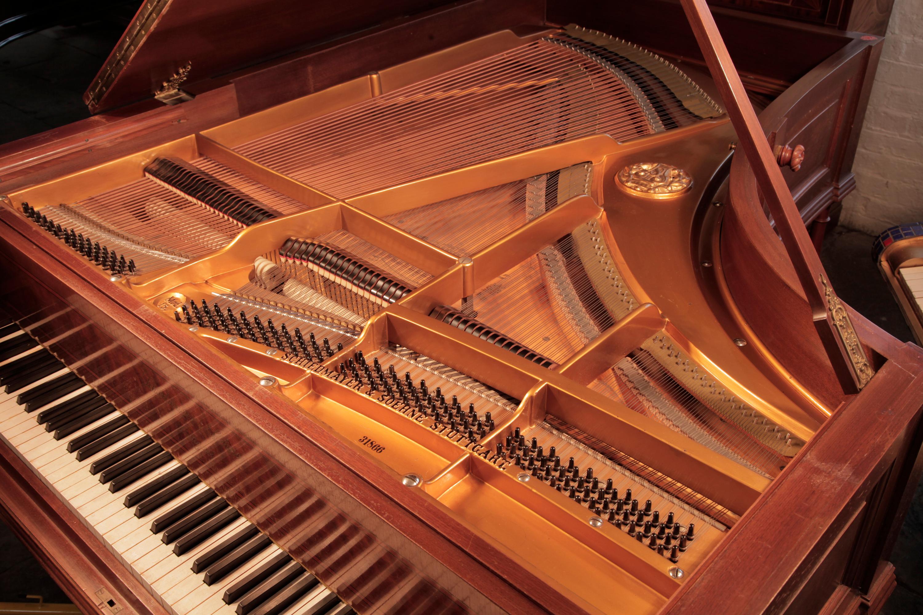 Piano à queue Schiedmayer de style clavecin Pieds de balustre en acajou Joue de porte de grange en vente 3