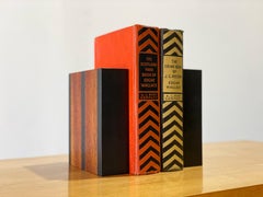 Serre-livres modernistes en noyer et ardoise de la maison Harpswell, d'après Phillip Lloyd Powell