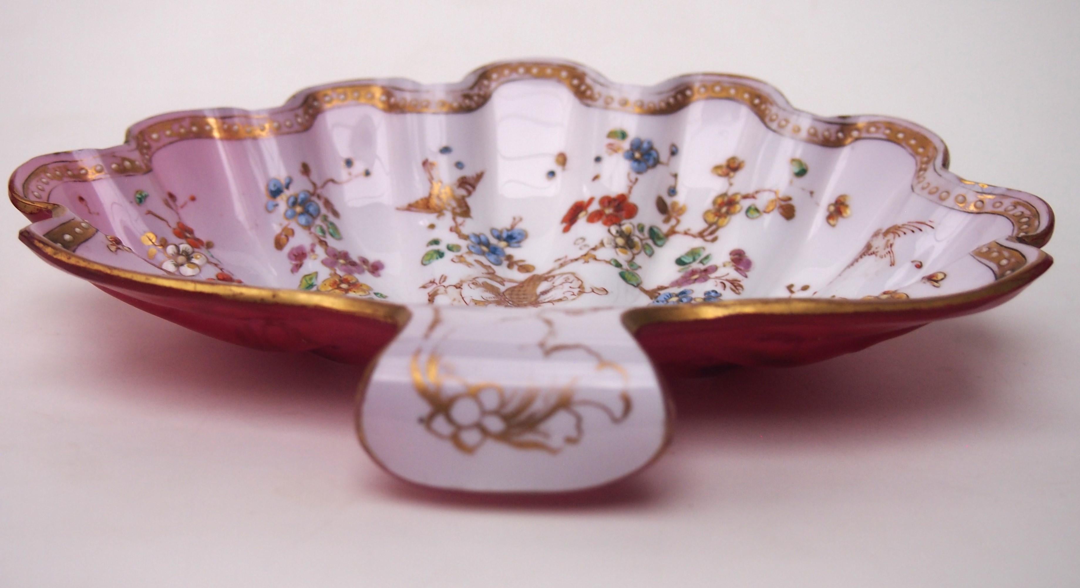 Plat en verre Harrach décoré d'oiseaux en branches  c1890 Bon état - En vente à Worcester Park, GB