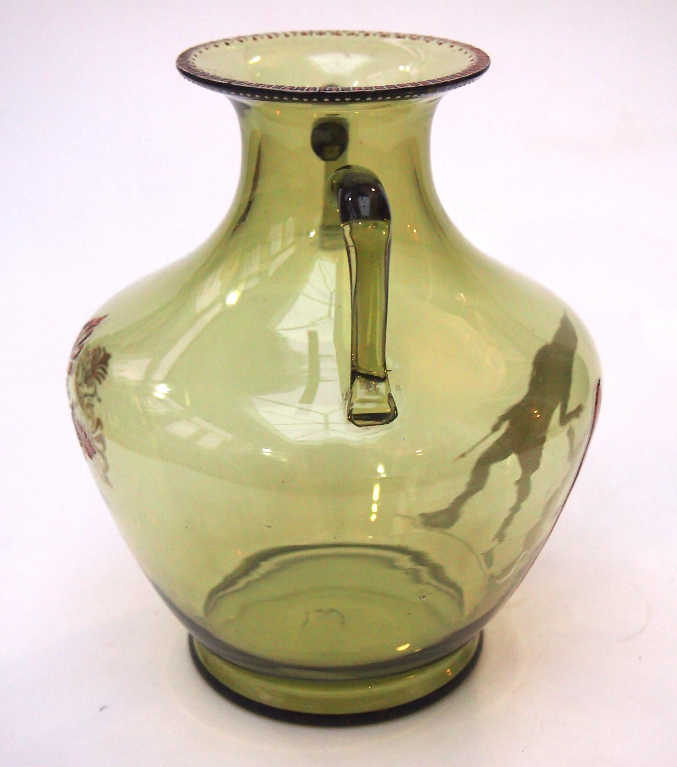 Vase en verre Harrach décoré de figures classiques  c1890 Bon état - En vente à Worcester Park, GB
