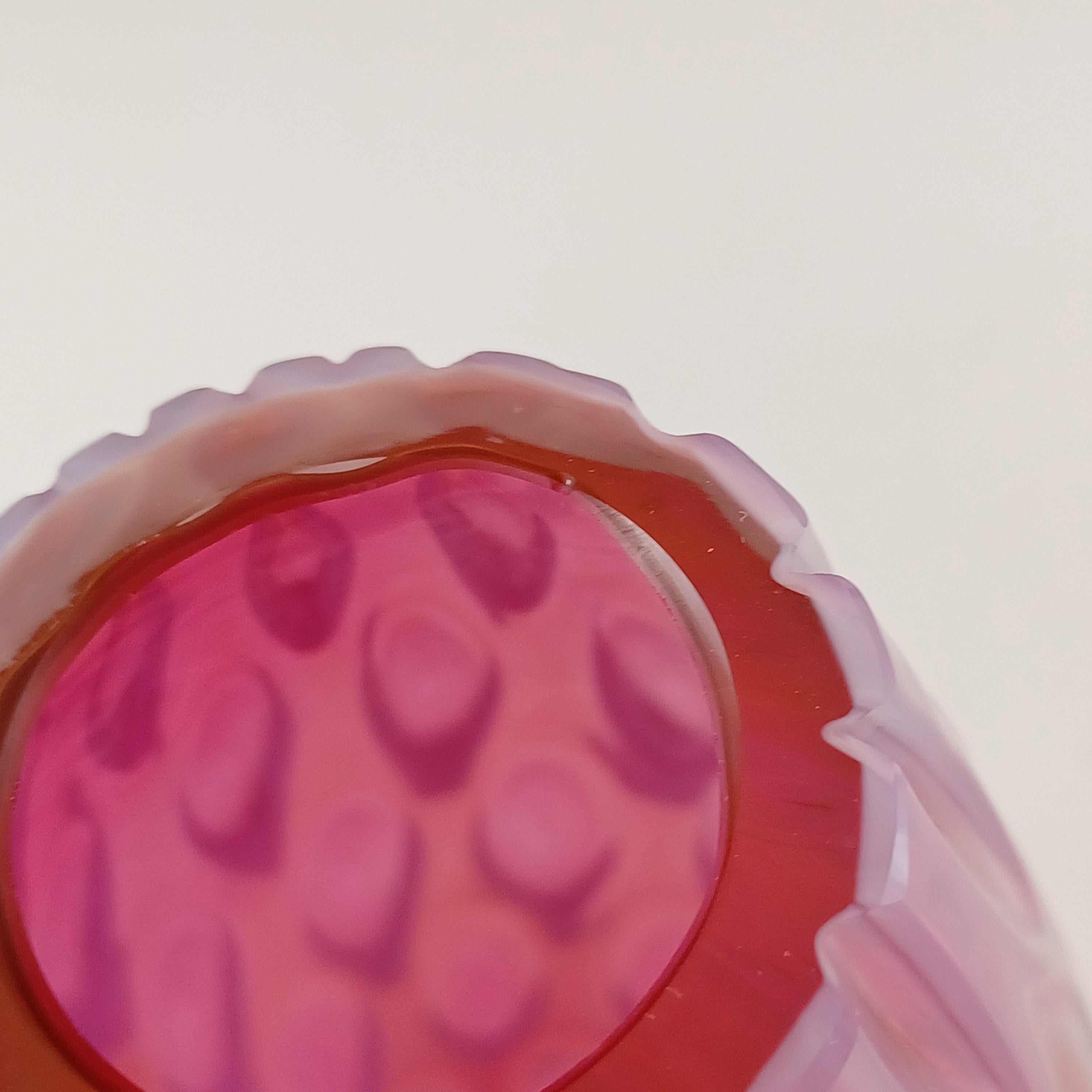 Vase Floret tchèque en verre opalescent rose Harrachov de Milan Metelak en vente 1
