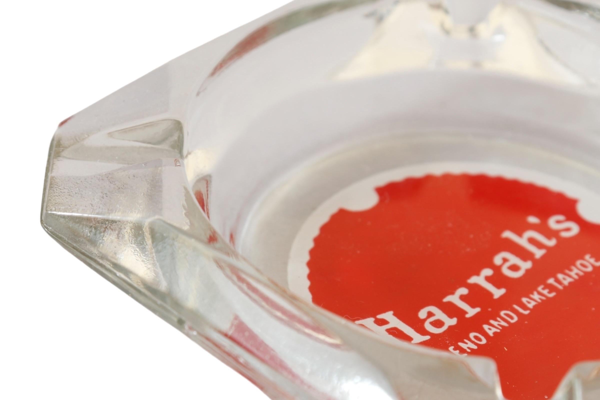Harrah’s Square Glass Ashtray In Good Condition For Sale In Bradenton, FL