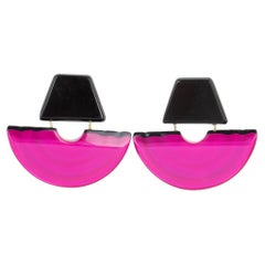 Harriet Bauknight for Kaso Fuchsia und Schwarz Acrylharz Ohrringe mit Clip