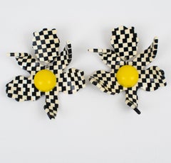 Harriet Bauknight for Kaso Black and White Resin Flower Dangle Pierced Earrings