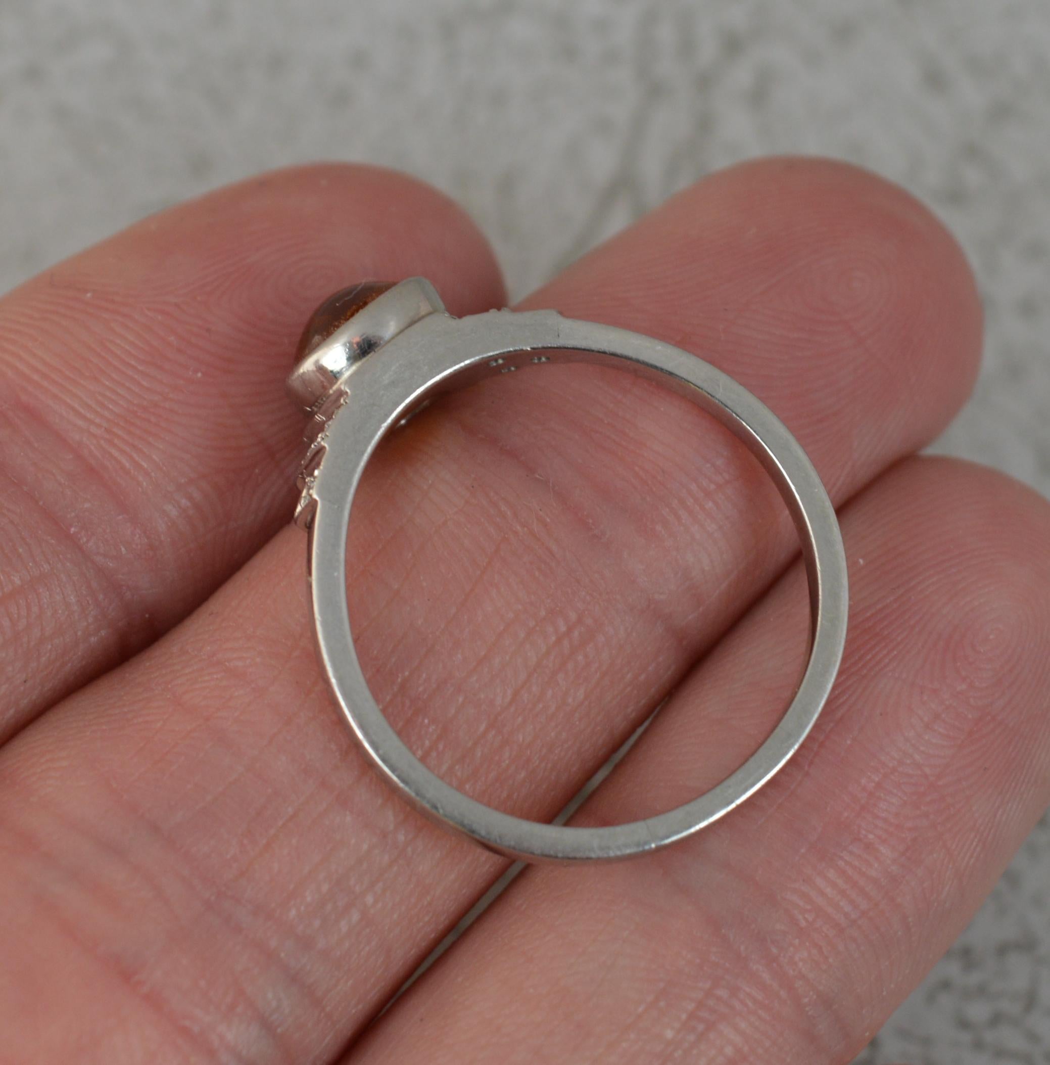 Harriet Kelsall, maßgeschneiderter Platin-Ring mit Bernstein und Diamant im Art-déco-Design, in Box im Angebot 1