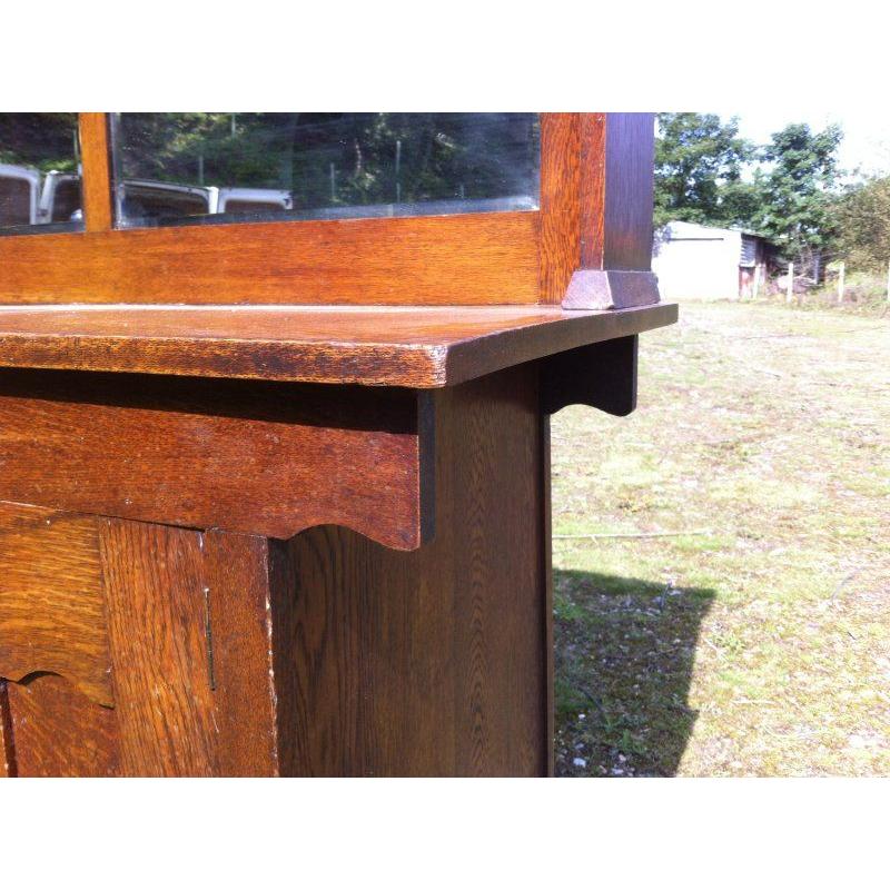 Harris Lebus, Attributed. Arts and Crafts Oak sideboard with Glasgow Style glass For Sale 12