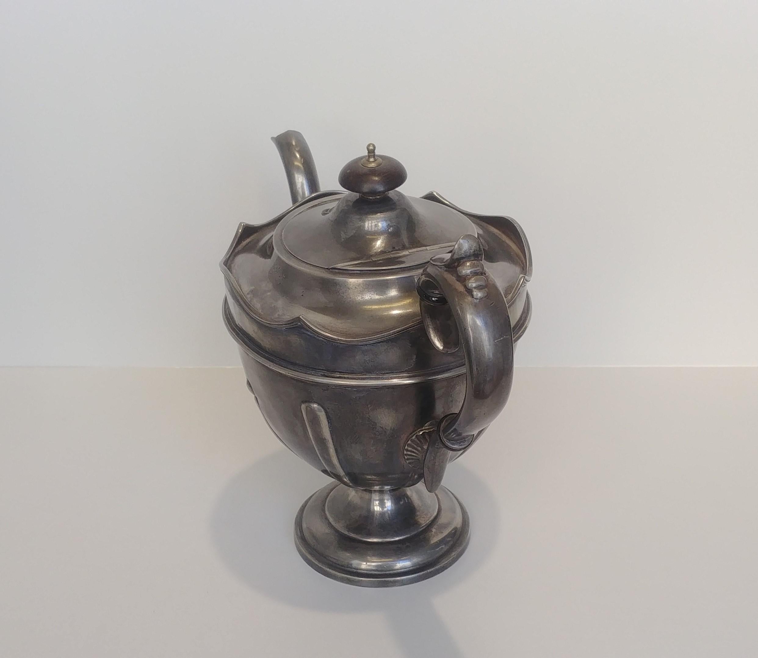 Harrison Fisher & Company Pewter Teapot from 1915 In Good Condition For Sale In Monza, IT