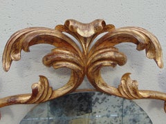 Miroir à feuilles d'acanthe en bois doré sculpté Harrison & Gil