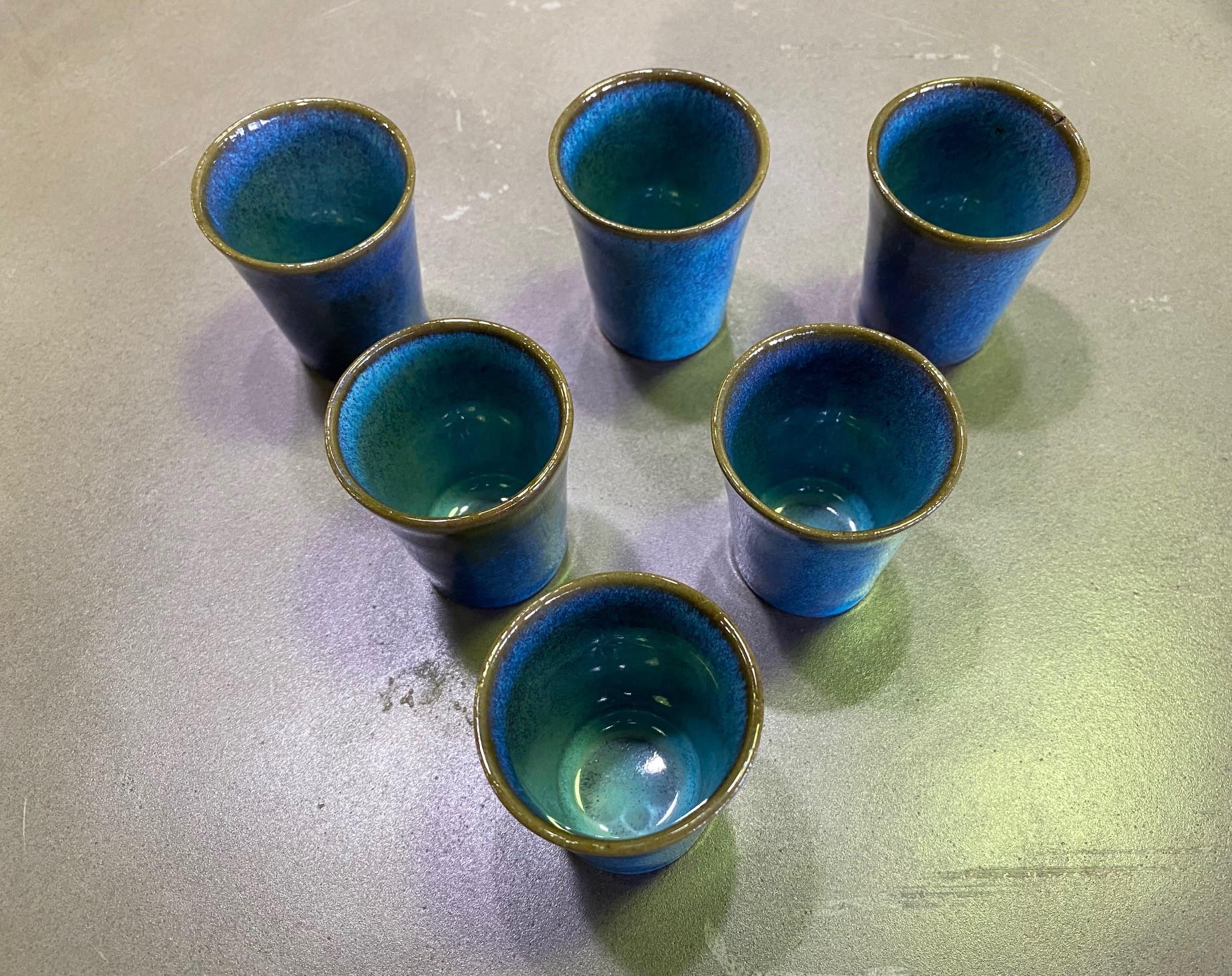 Harrison Mcintosh Signed Mid-Century Modern Set of 6 Pottery Sake Liqueur Cups For Sale 2