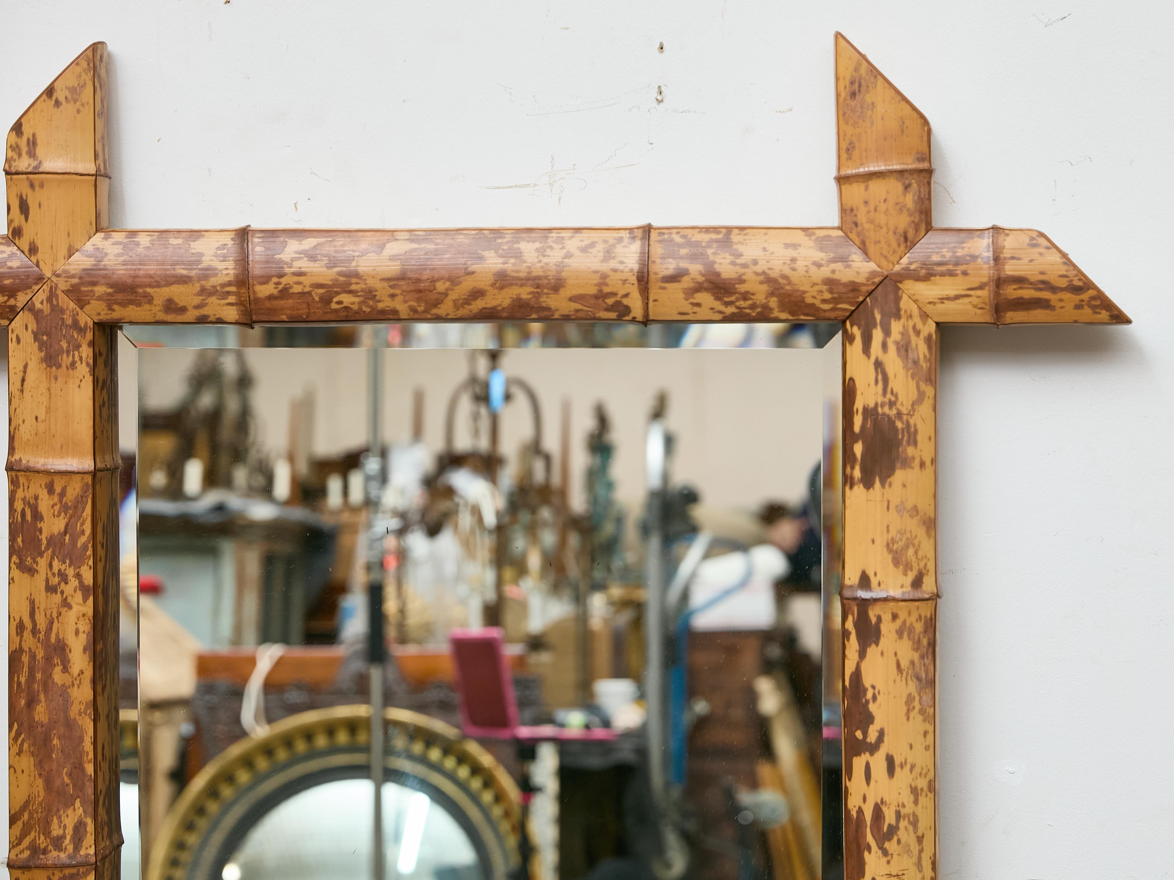 Harrison Van Horn Faux Bamboo Spiegel, 20. Jahrhundert, Handcrafted Elegance (Hollywood Regency) im Angebot