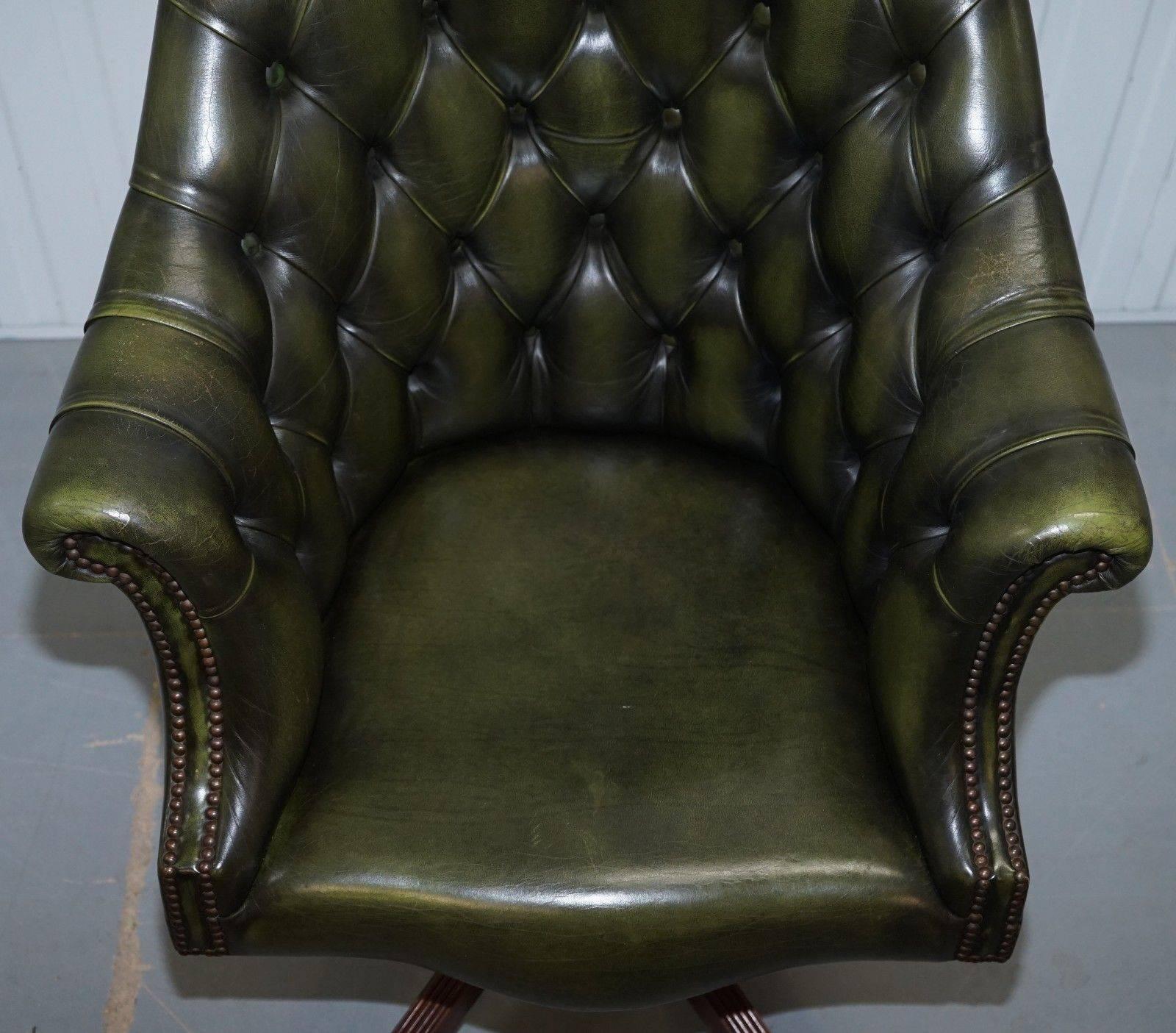 Harrods Chesterfield Direktoren Grünes Leder Executive Captains Bürostuhl (Handgefertigt)