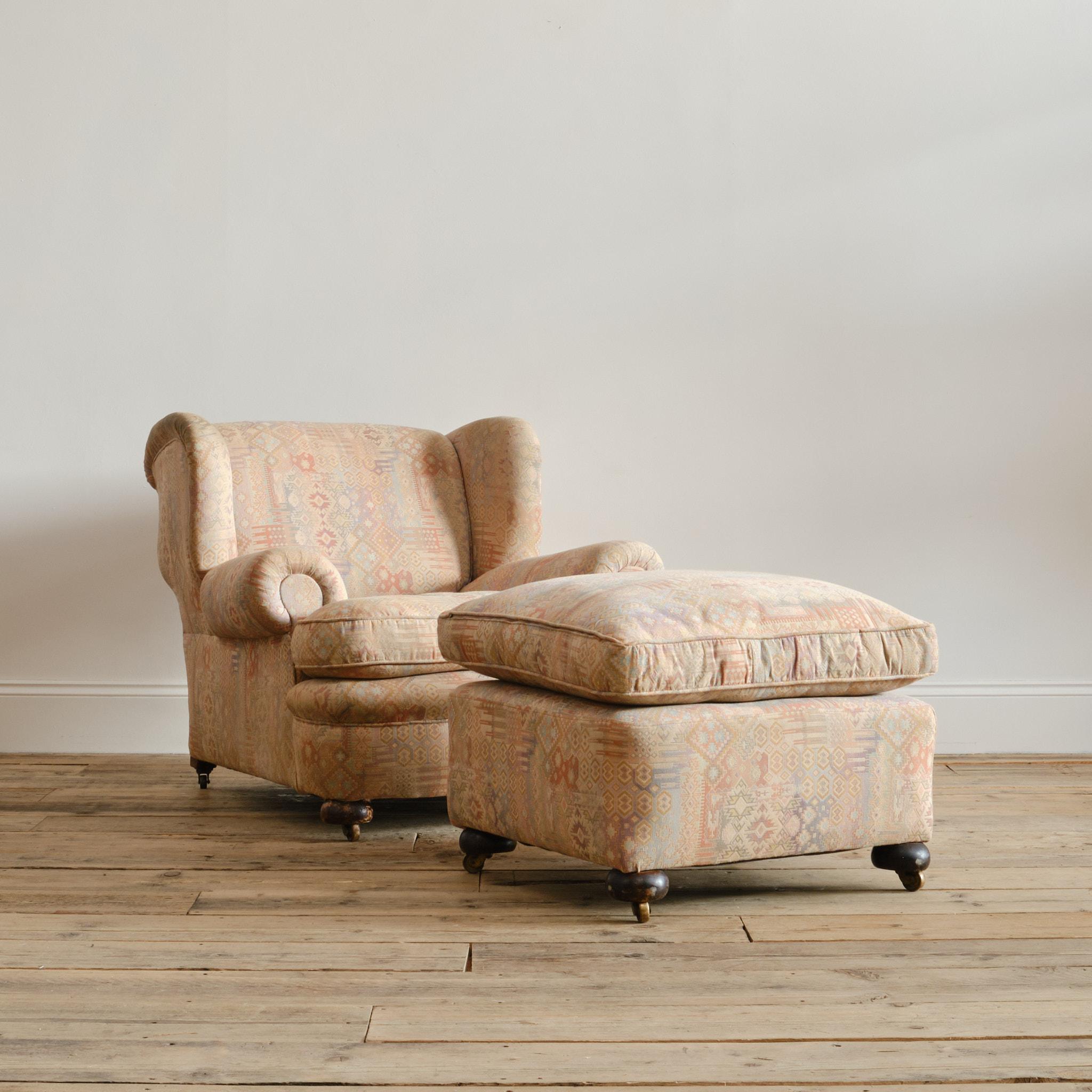 Sillón y reposapiés Harrods Country House Británico en venta