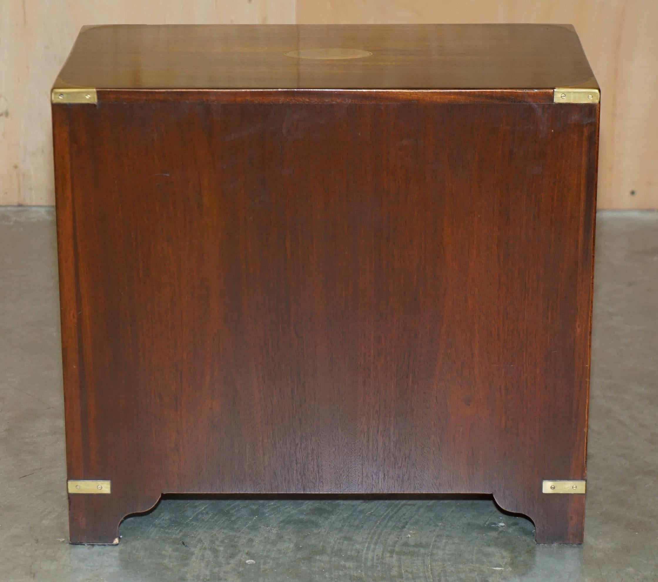 Harrods KENNEDY MILITARY CAMPAIGN SIDE END TABLE DRAWERS WiTH BUTLERS SLIP TRAY en vente 4