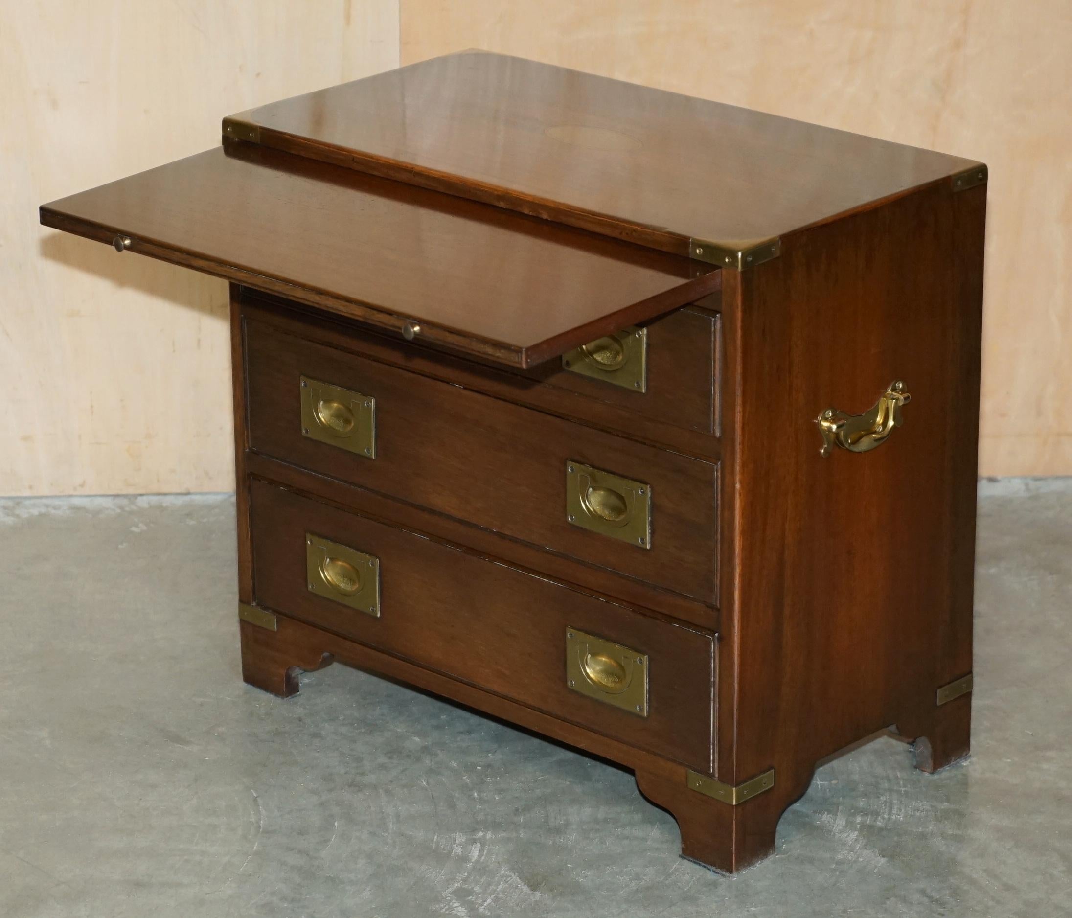 Harrods KENNEDY MILITARY CAMPAIGN SIDE END TABLE DRAWERS WiTH BUTLERS SLIP TRAY en vente 10
