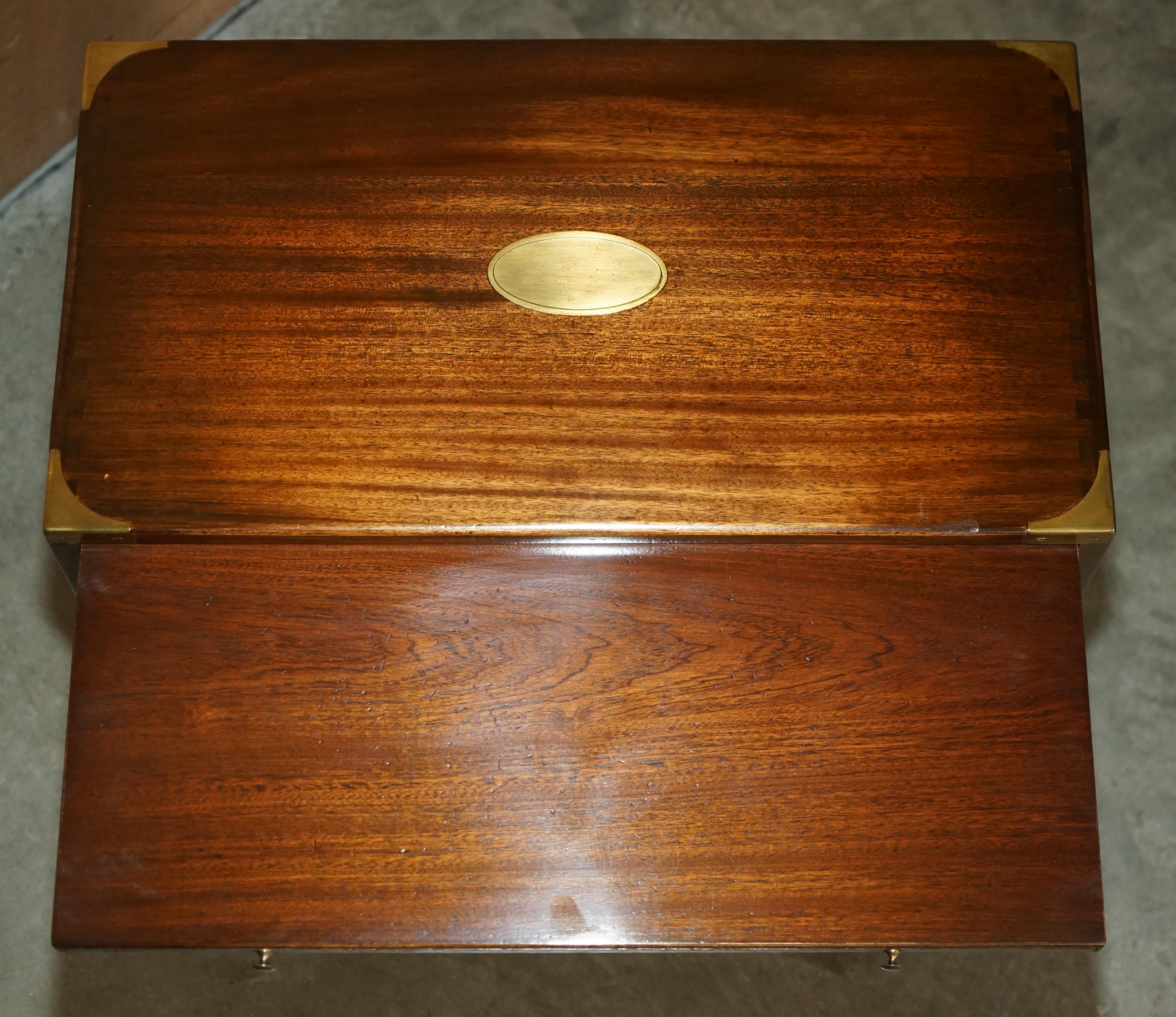Harrods KENNEDY MILITARY CAMPAIGN SIDE END TABLE DRAWERS WiTH BUTLERS SLIP TRAY en vente 11