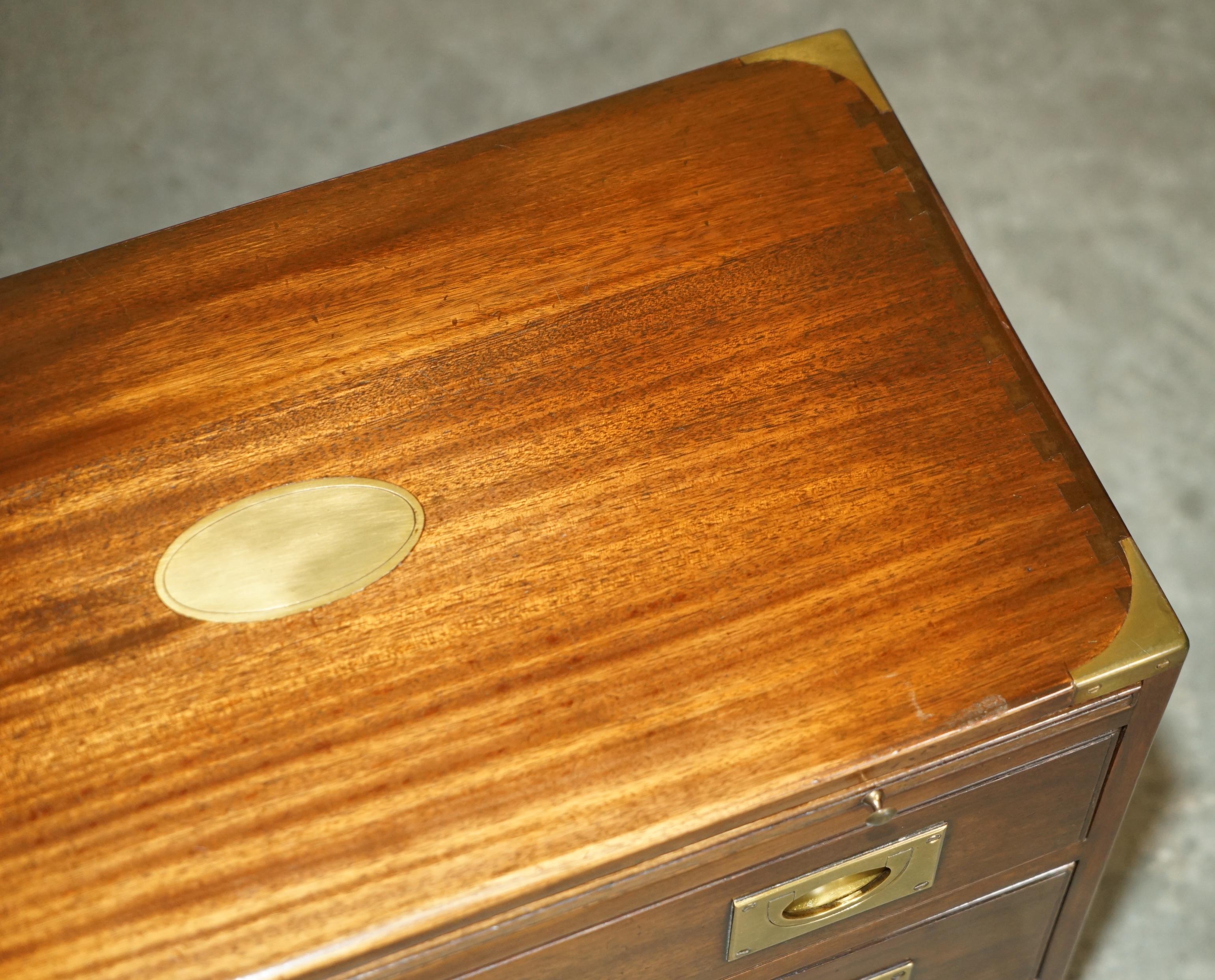Harrods KENNEDY MILITARY CAMPAIGN SIDE END TABLE DRAWERS WiTH BUTLERS SLIP TRAY Bon état - En vente à West Sussex, Pulborough