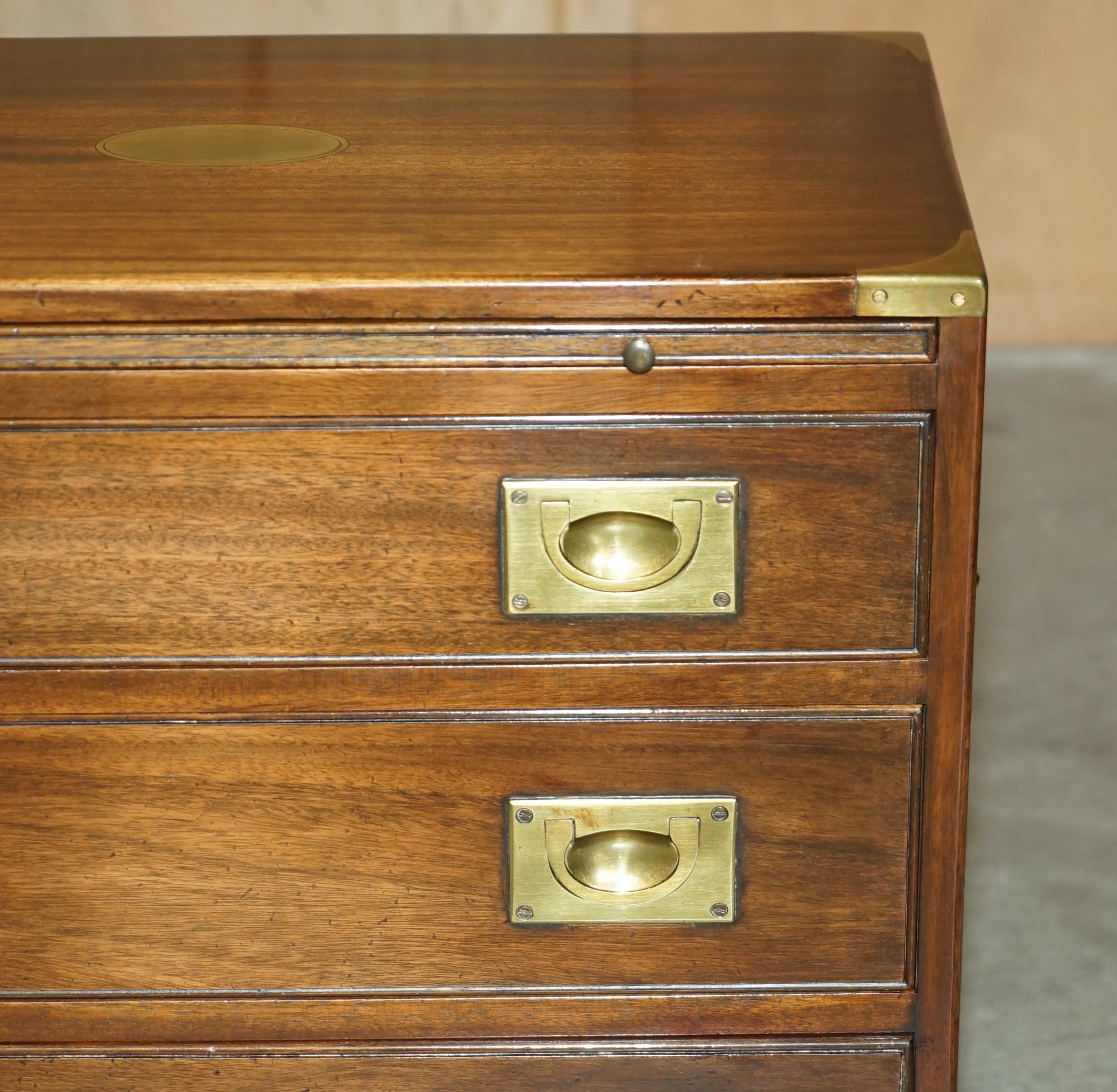 Harrods KENNEDY MILITARY CAMPAIGN SIDE END TABLE DRAWERS WiTH BUTLERS SLIP TRAY en vente 1