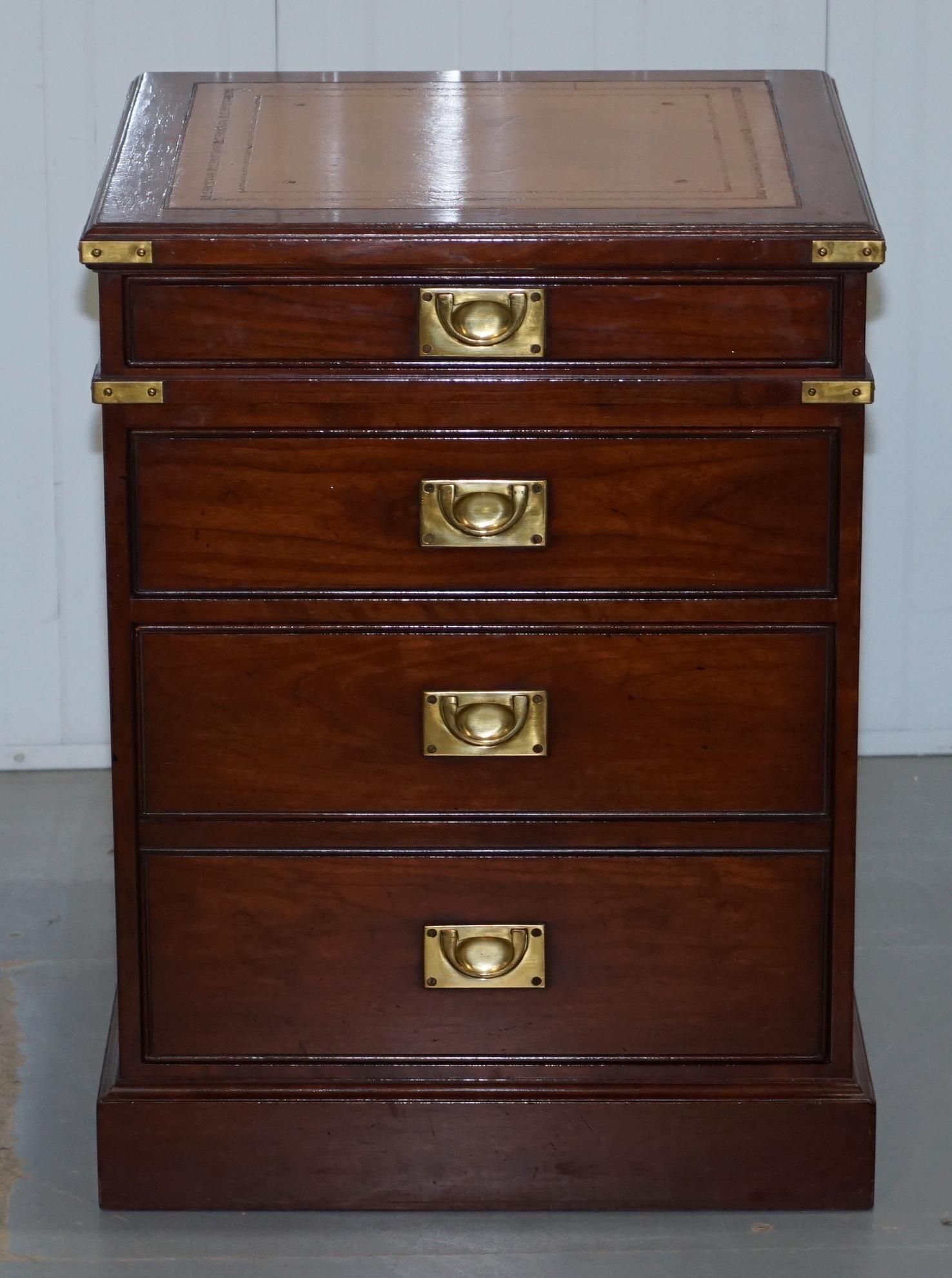We are delighted to offer for sale this stunning RRP £3000 Harrods London R.E.H Kennedy Furniture handmade in England pedestal desk with drawers and filing cabinet with sliding top and brown leather writing surface

A very well-made functional