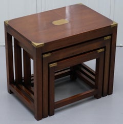 Harrods London Kennedy Furniture Nid de tables militaires de campagne en acajou
