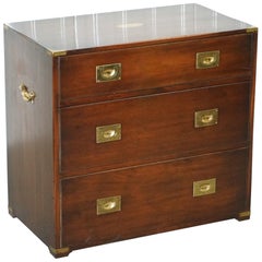 Harrods London Kennedy Furniture Military Campaign Chest of Drawers Montures en laiton