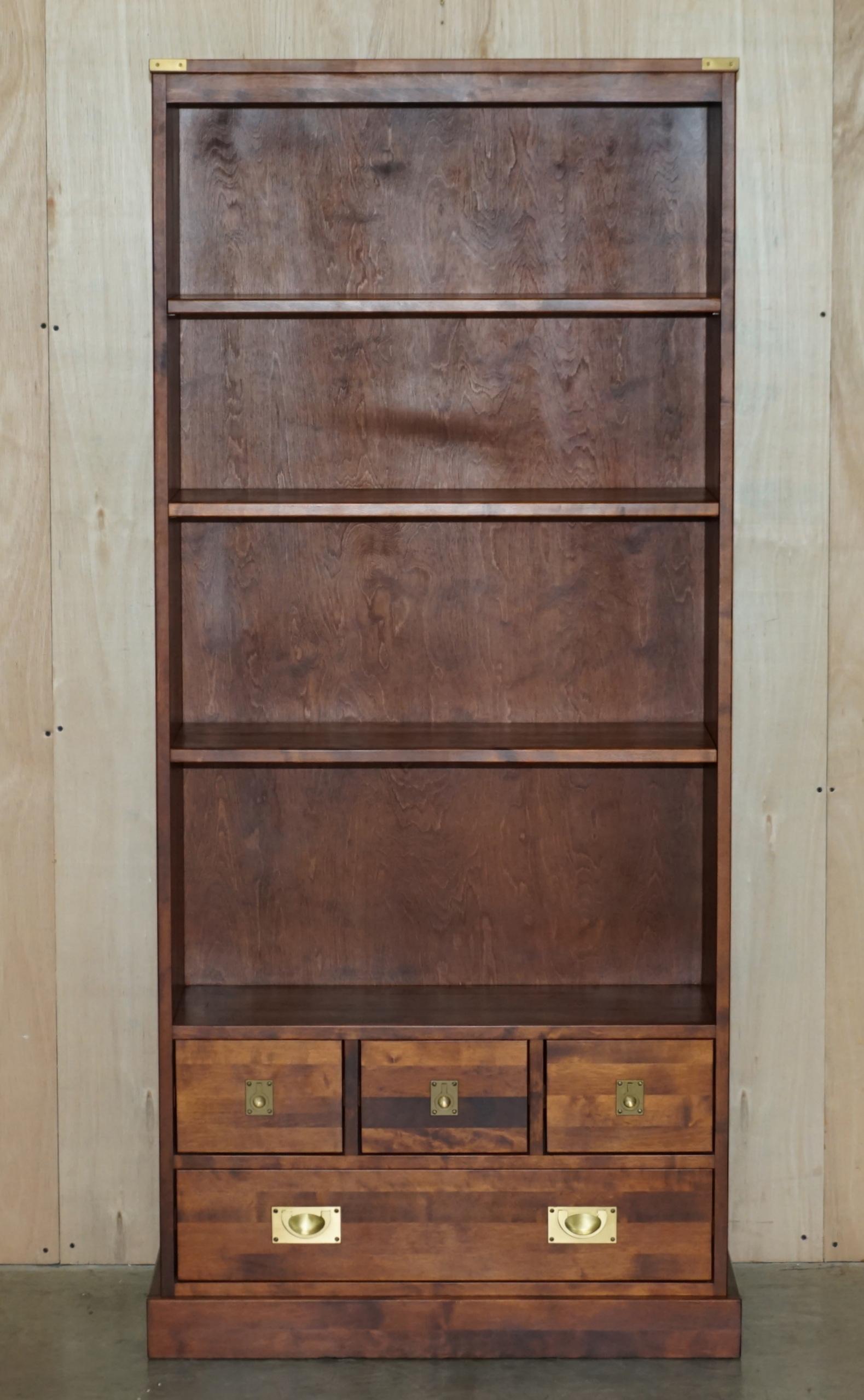 We are delighted to offer for sale this free standing Harrods London Military Campaign open library bookcase with chest of drawers to the base made by REH Kennedy

A very good looking well made and decorative bookcase, they don’t come up for sale