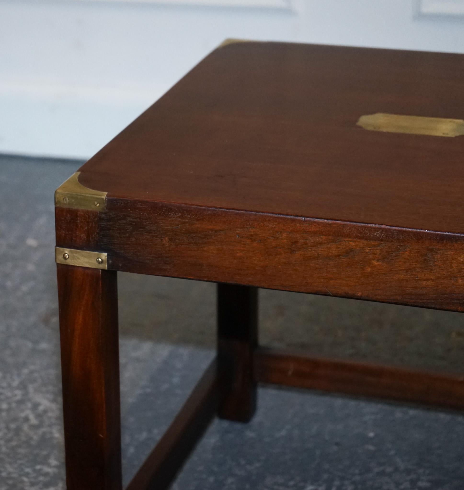 20th Century HARRODS LONDON KENNEDY MILITARY CAMPAIGN BRASS FITTINGS SIDE END WiNE LAMP TABLE For Sale