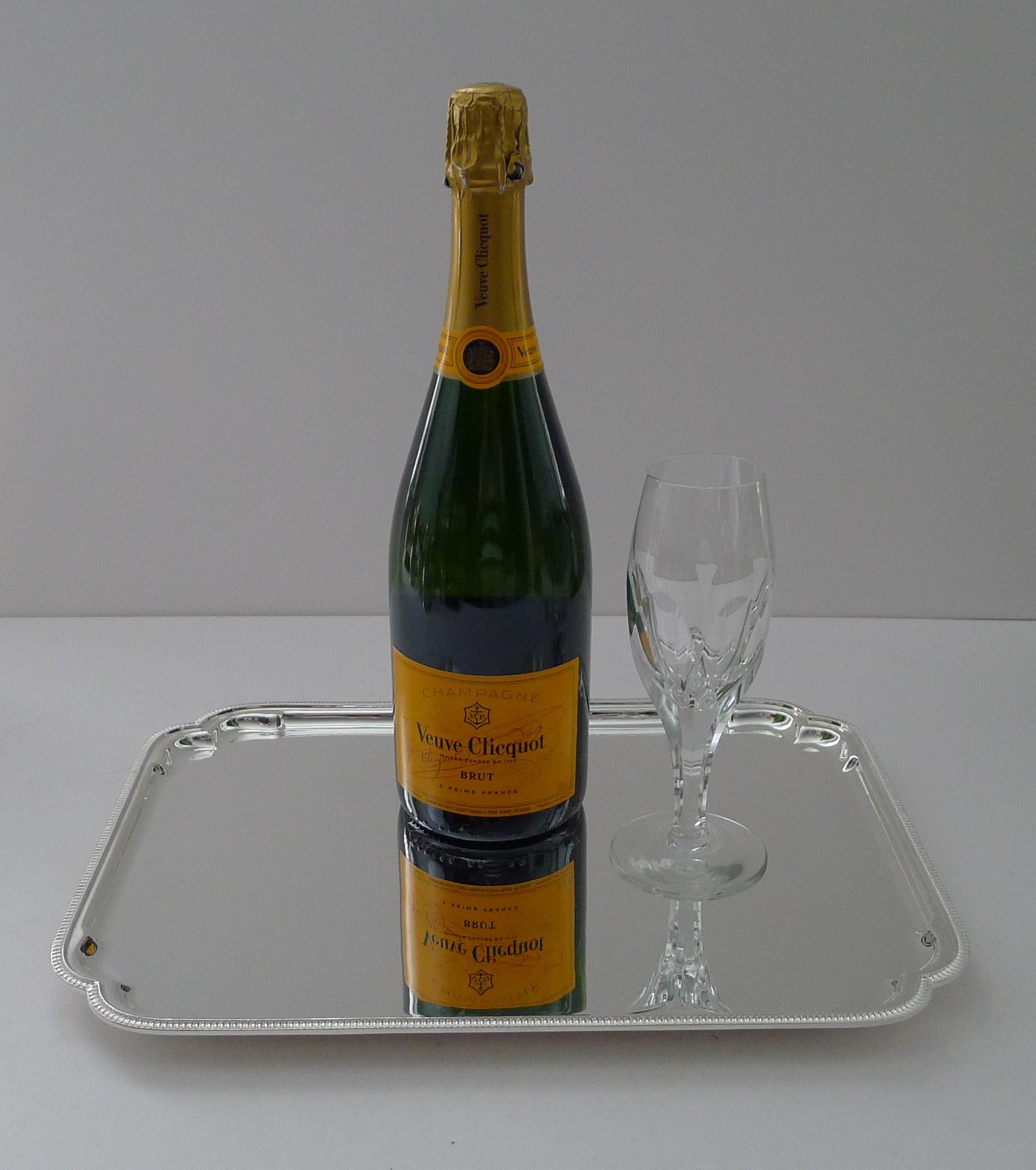 Harrods, Londres - Bandeja plateada para bebidas / cócteles c.1920 en venta 1