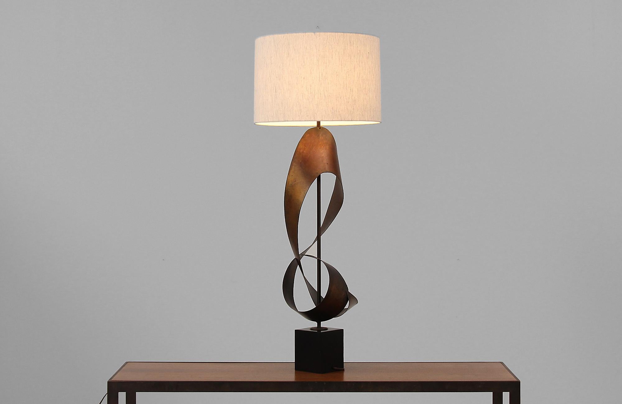 American Harry Balmer Brutalist Metal Ribbon Table Lamp for Laurel